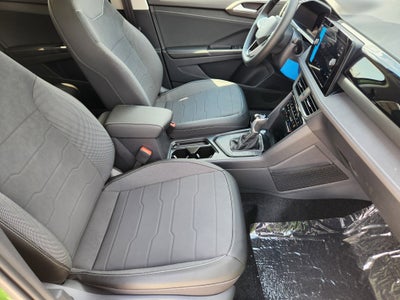 2025 Volkswagen Taos SE Black