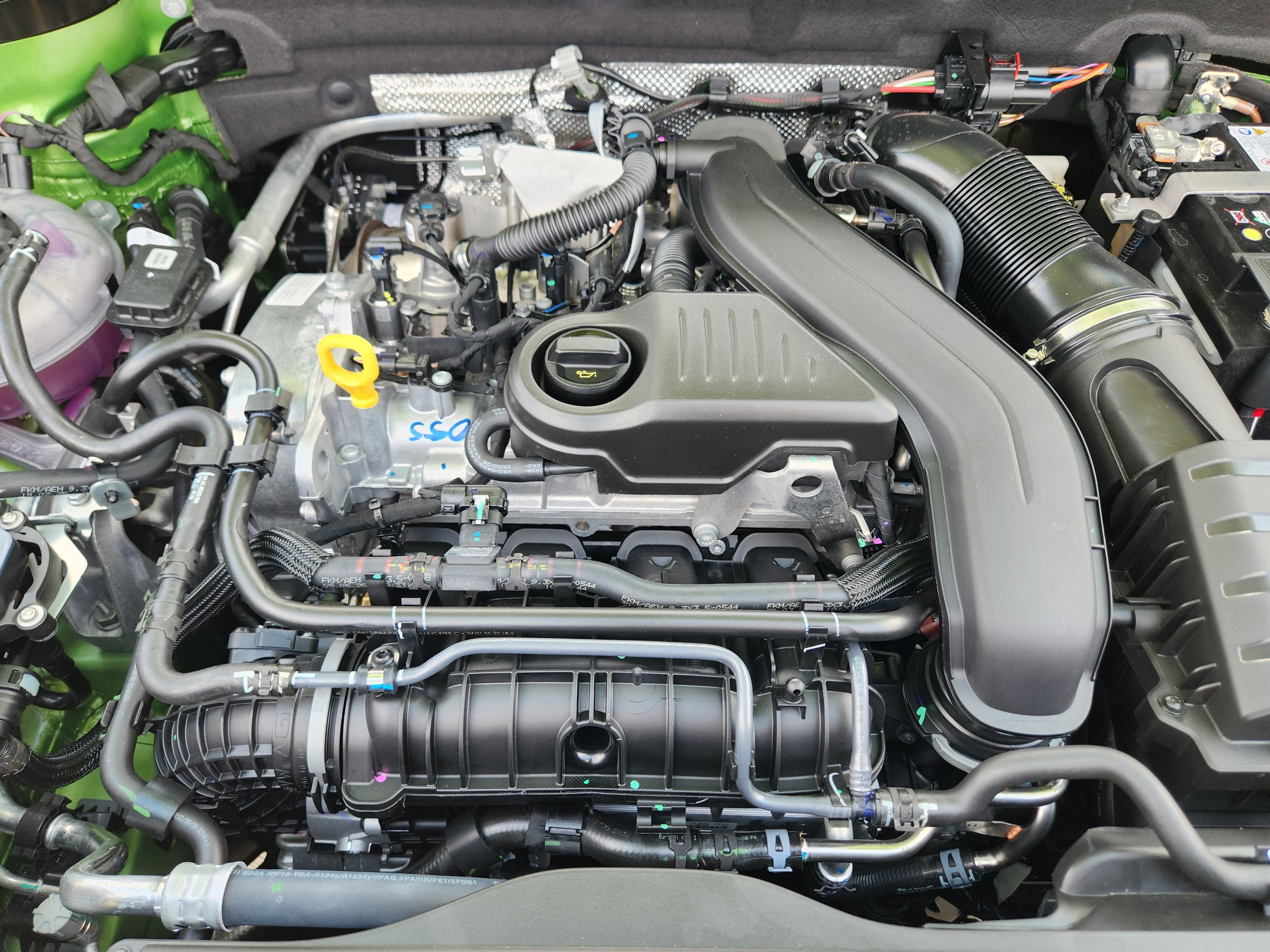 2025 Volkswagen Taos SE Black