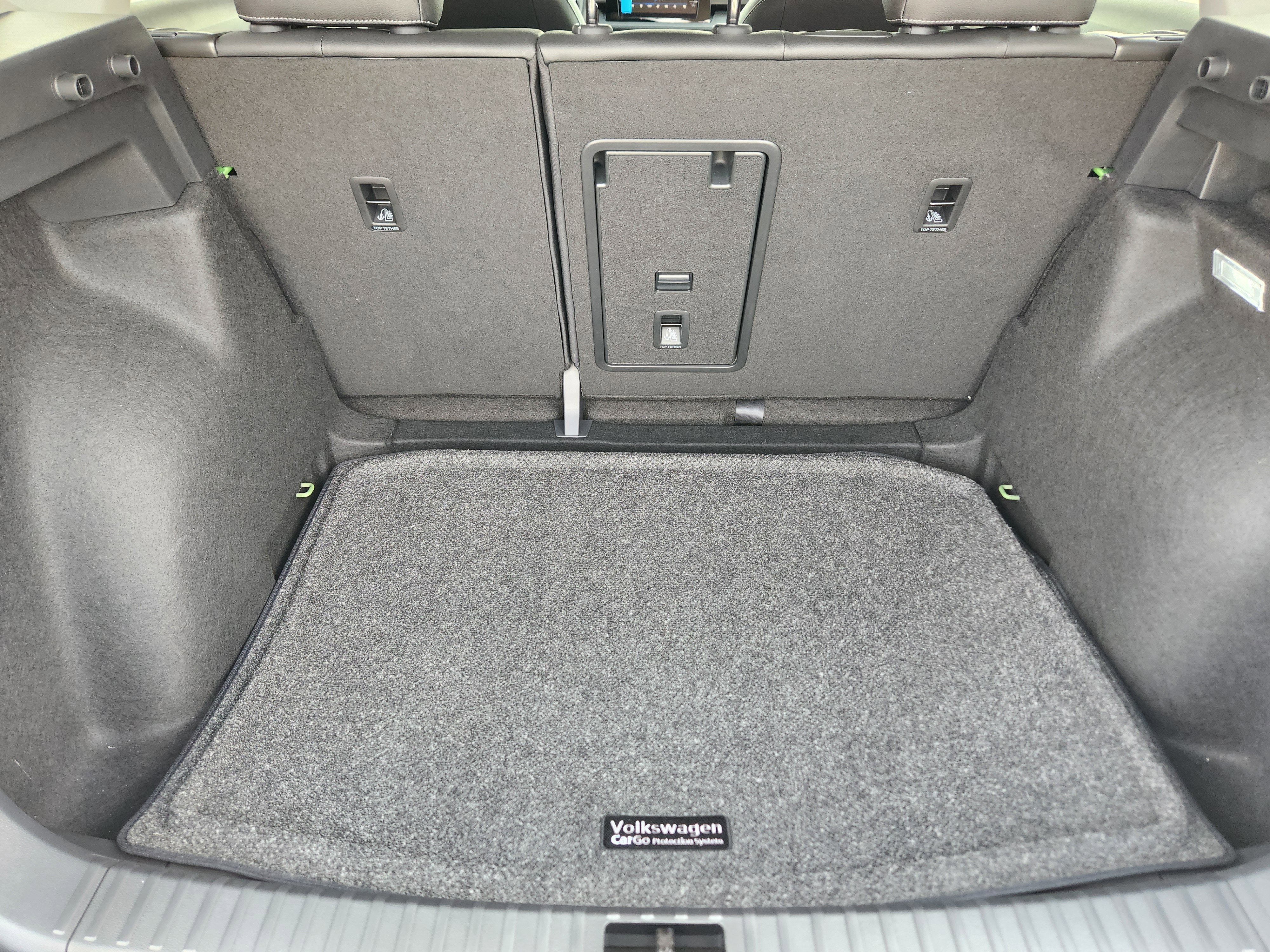 2025 Volkswagen Taos SE Black