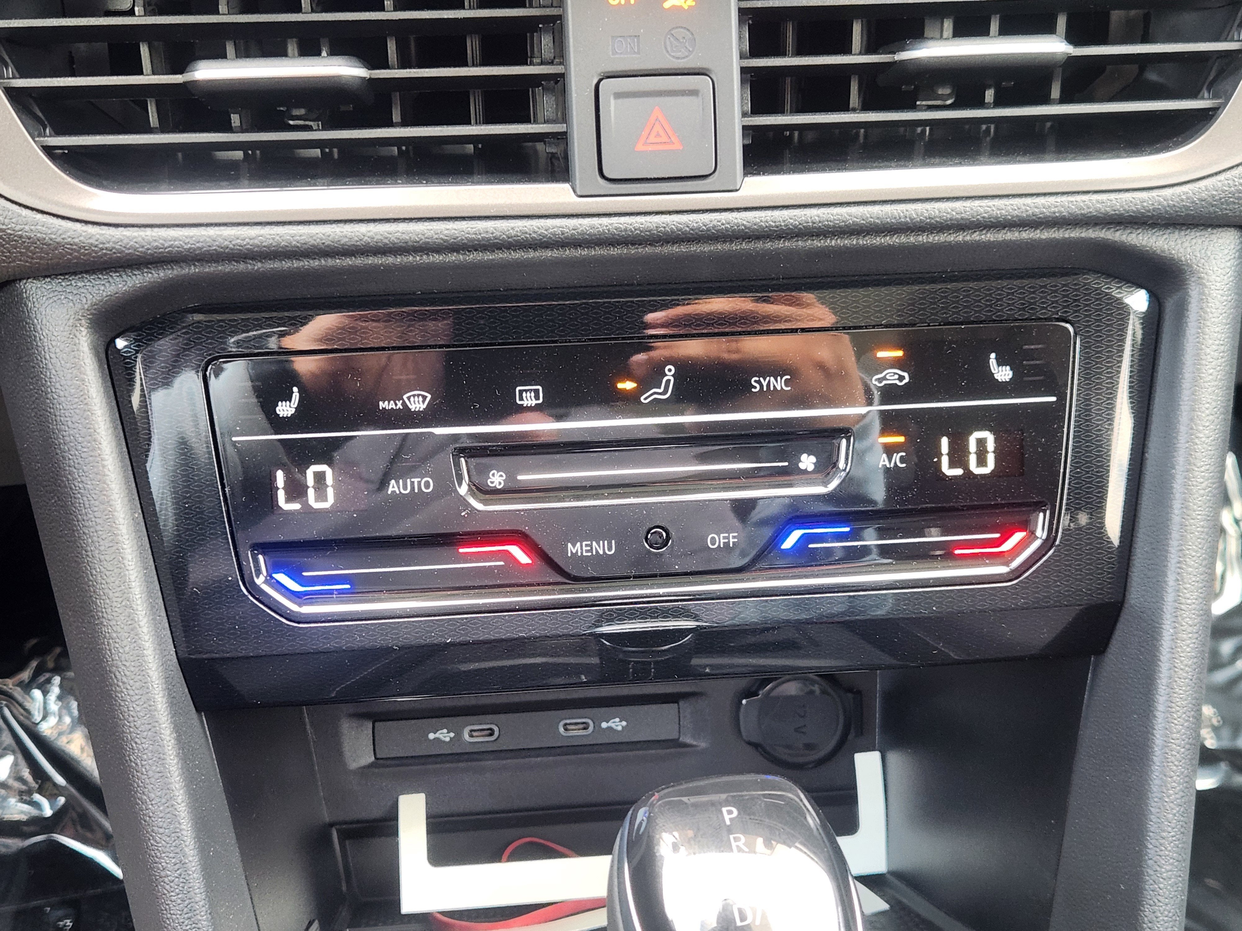 2026 Volkswagen Taos SE Black