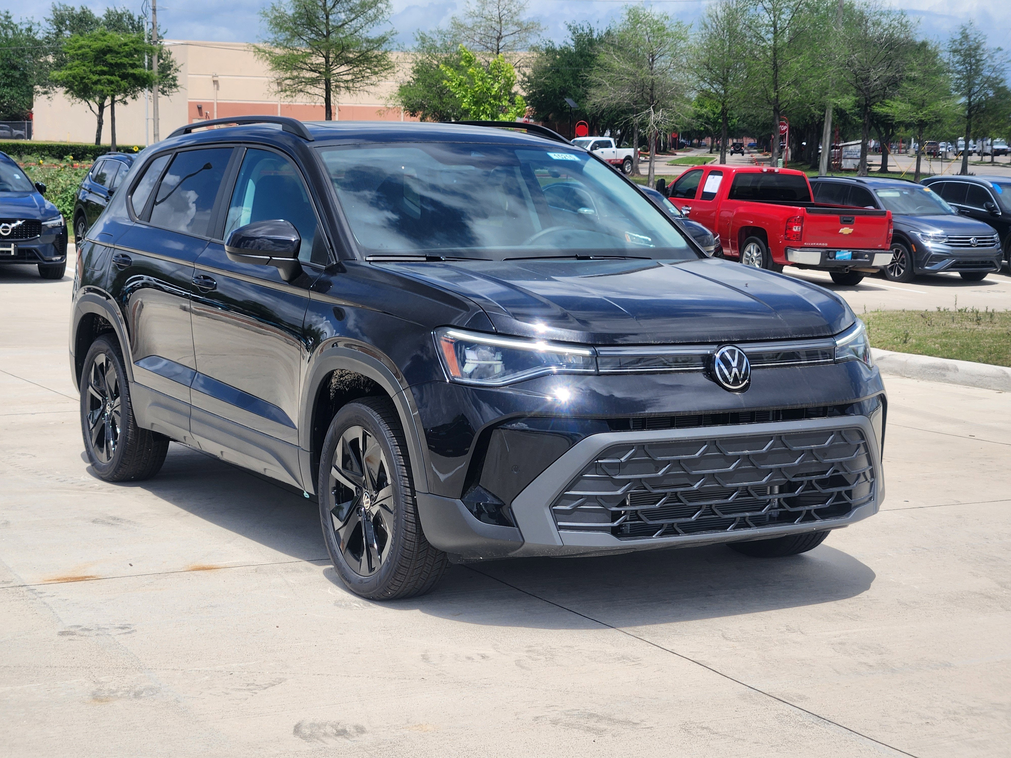 2026 Volkswagen Taos SE Black