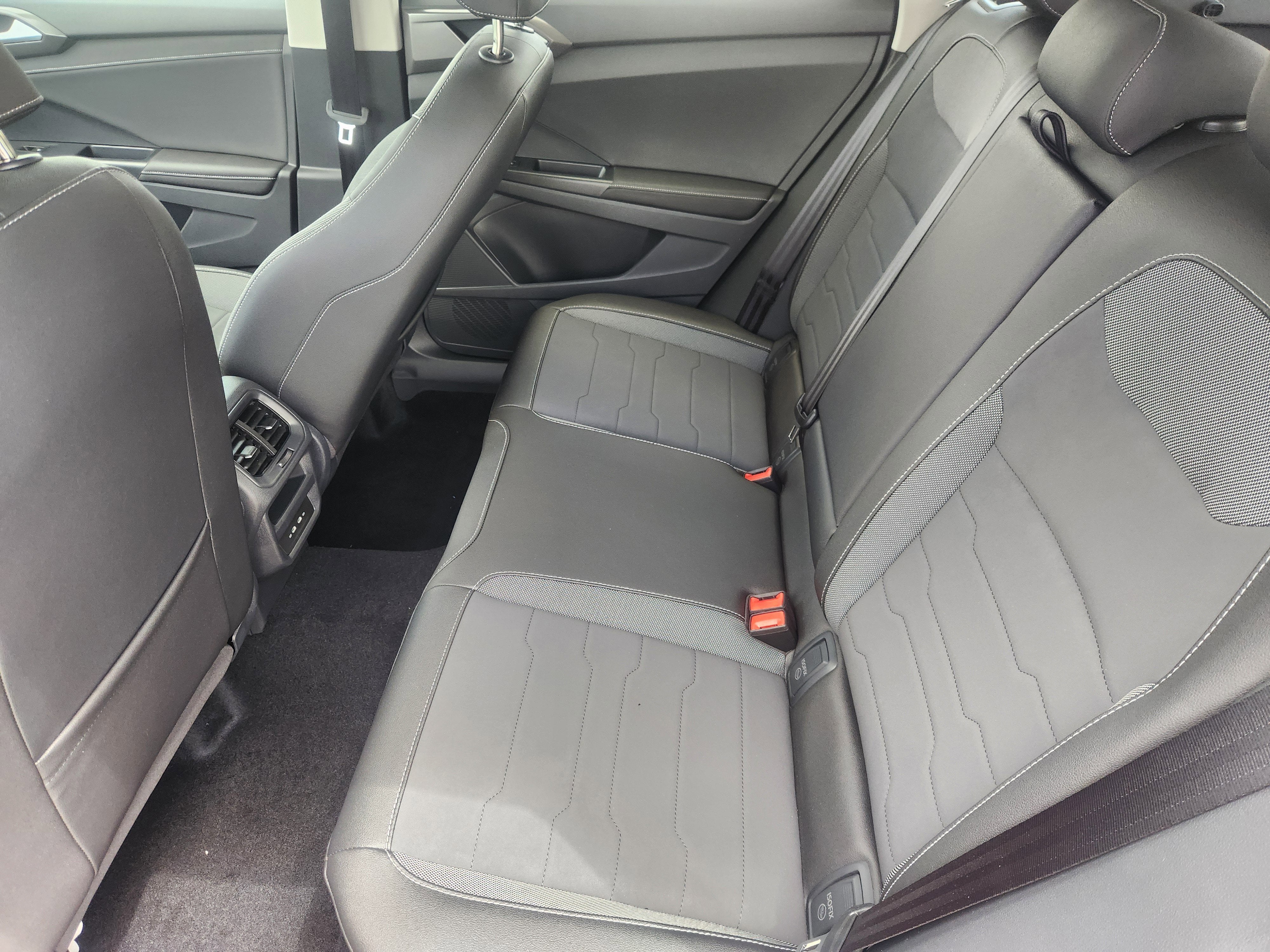 2026 Volkswagen Taos SE Black