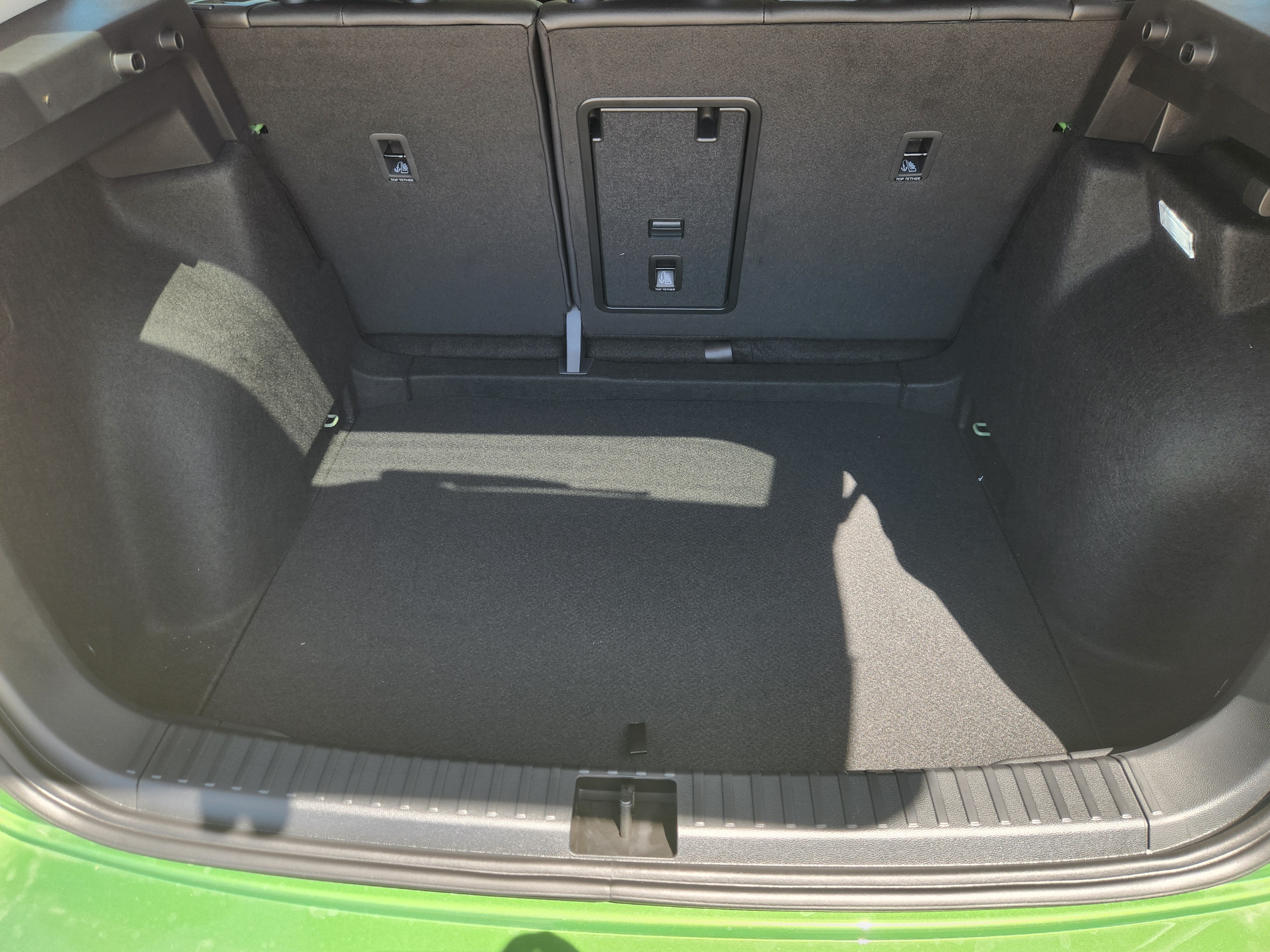 2026 Volkswagen Taos SE Black