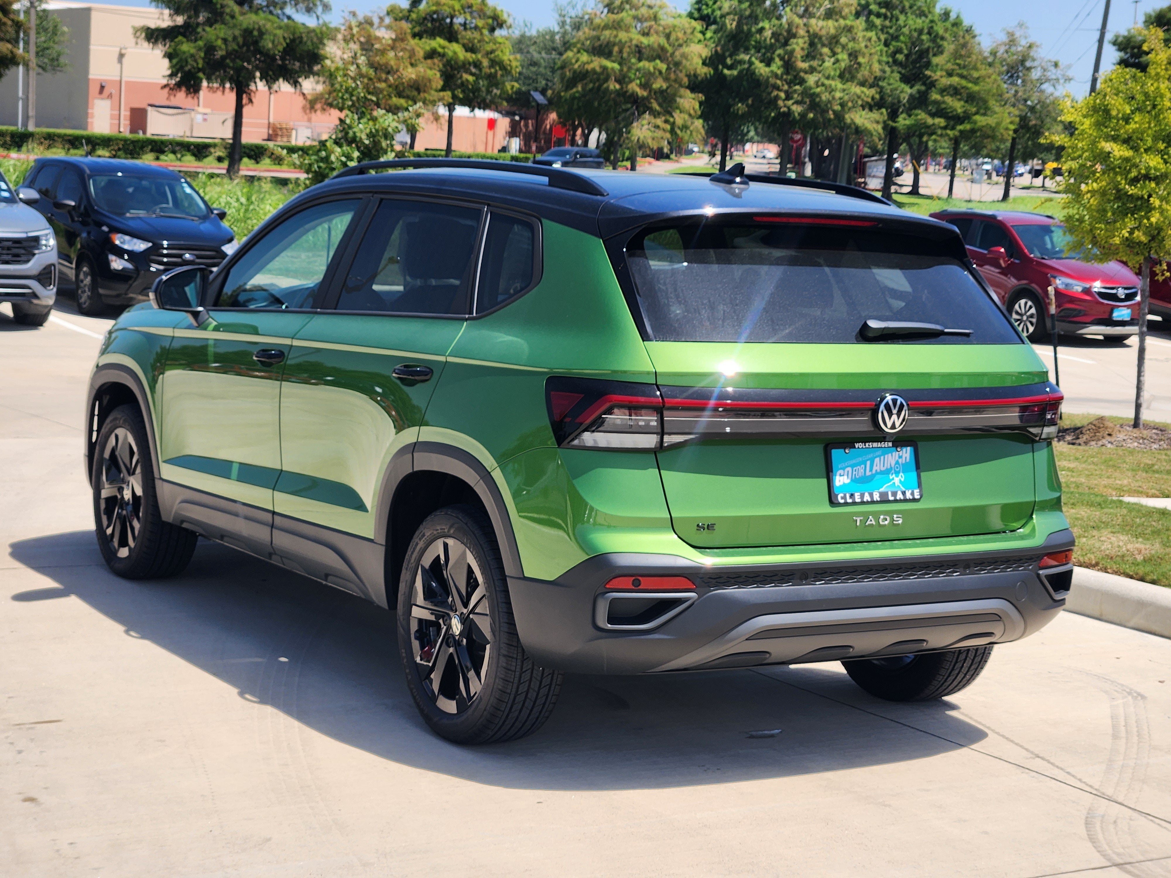 2026 Volkswagen Taos SE Black