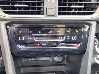 2027 Volkswagen Taos SE Black