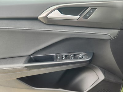 2027 Volkswagen Taos SE Black