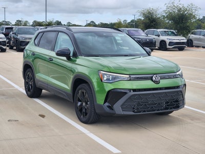 2027 Volkswagen Taos SE Black