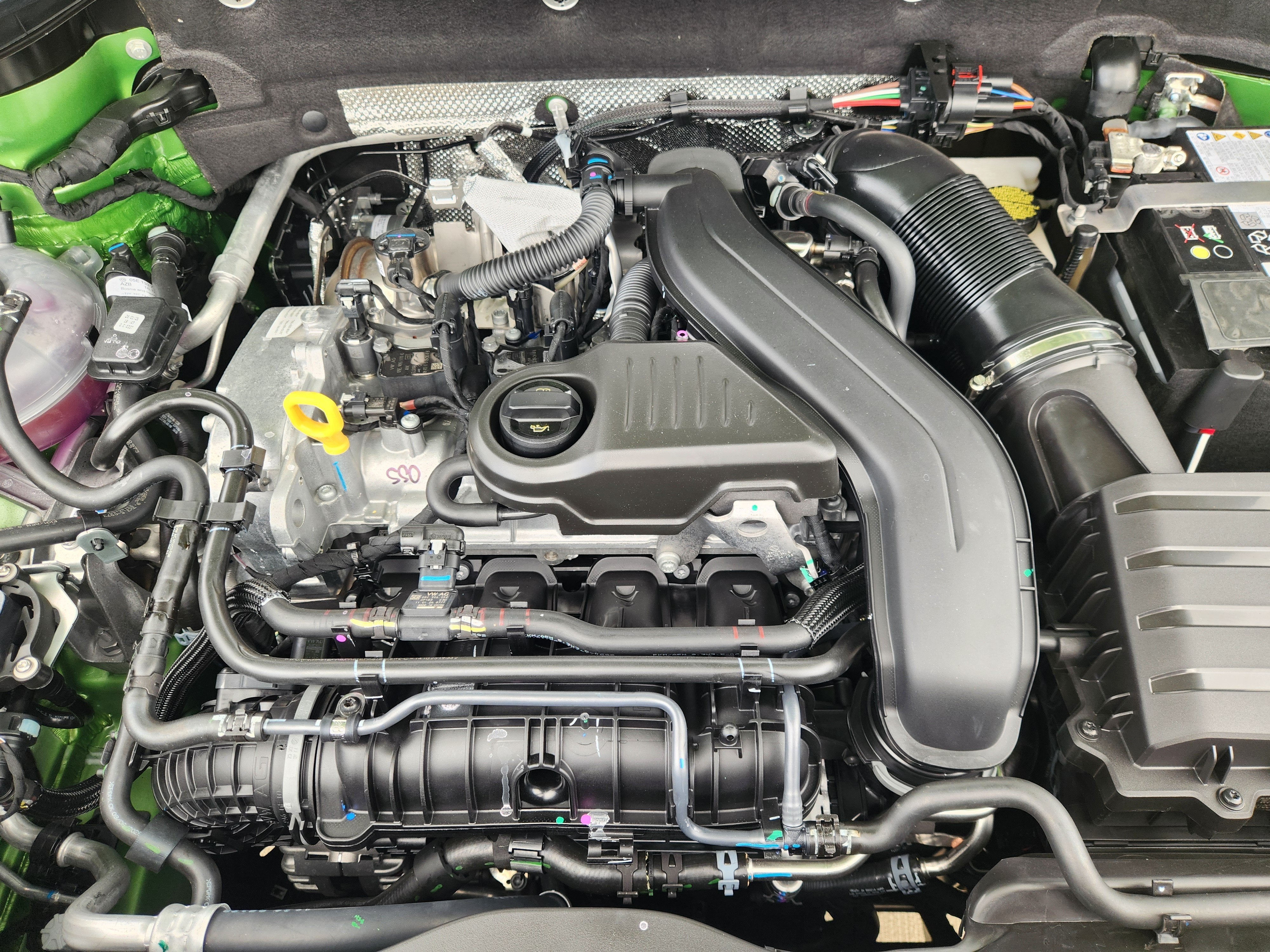 2027 Volkswagen Taos SE Black