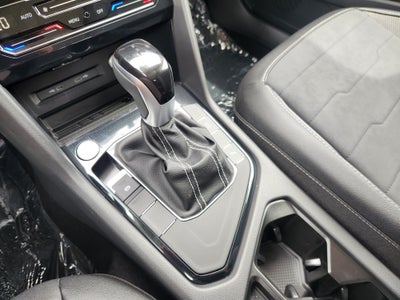 2027 Volkswagen Taos SE Black