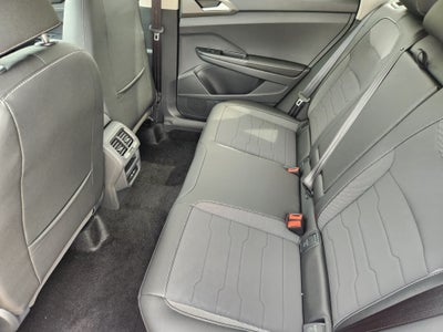 2027 Volkswagen Taos SE Black
