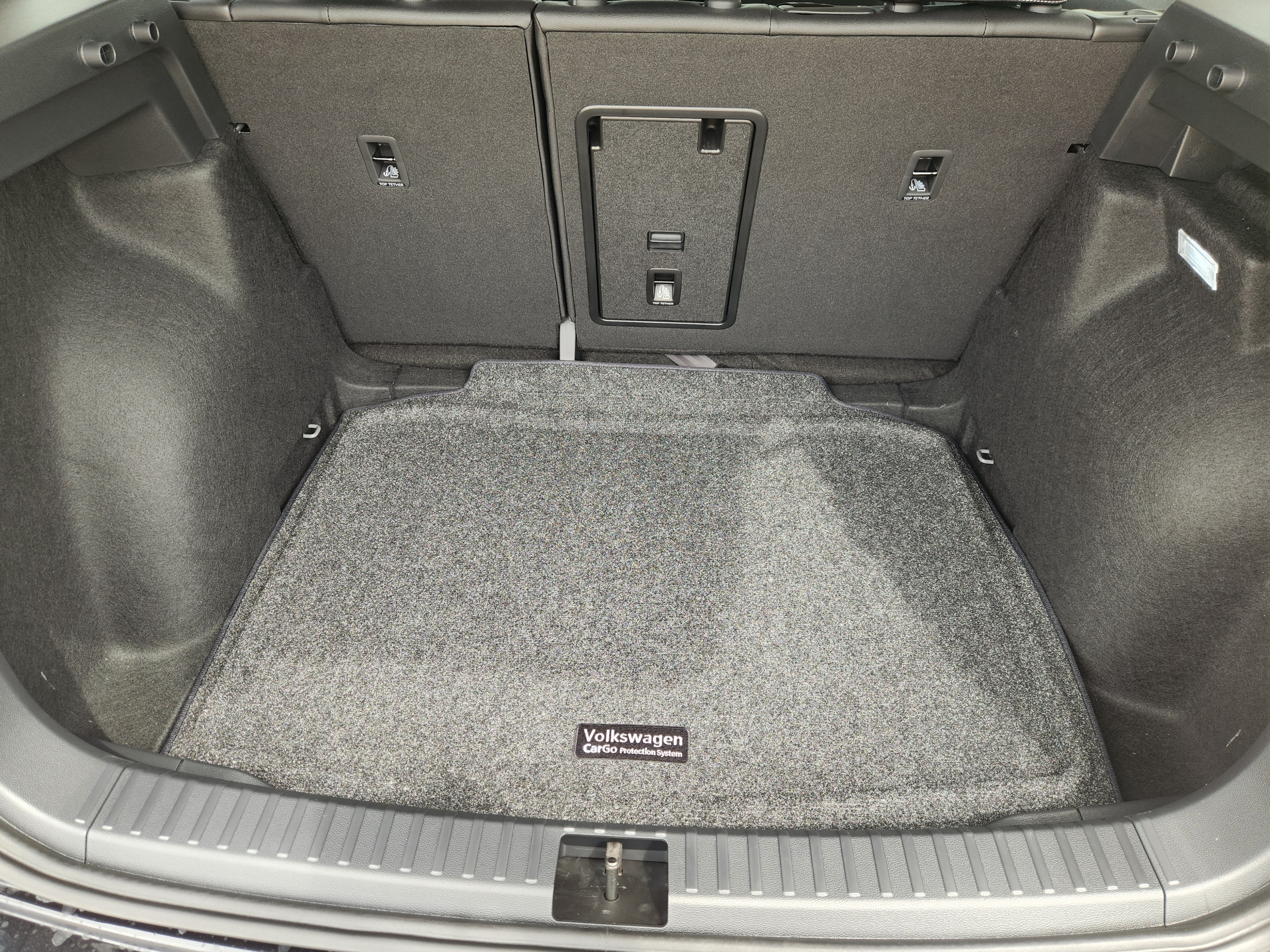 2027 Volkswagen Taos SE Black
