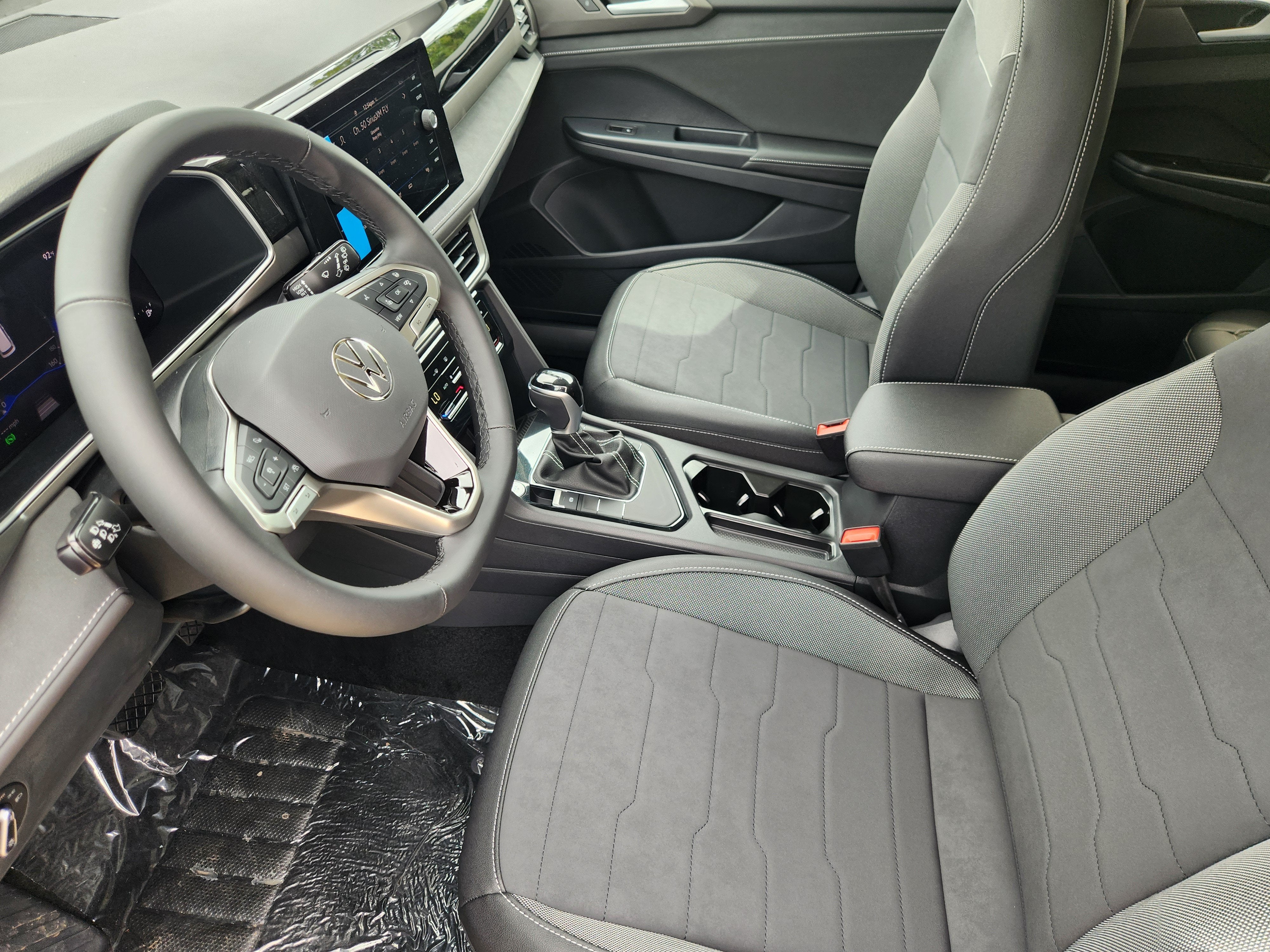 2027 Volkswagen Taos SE Black