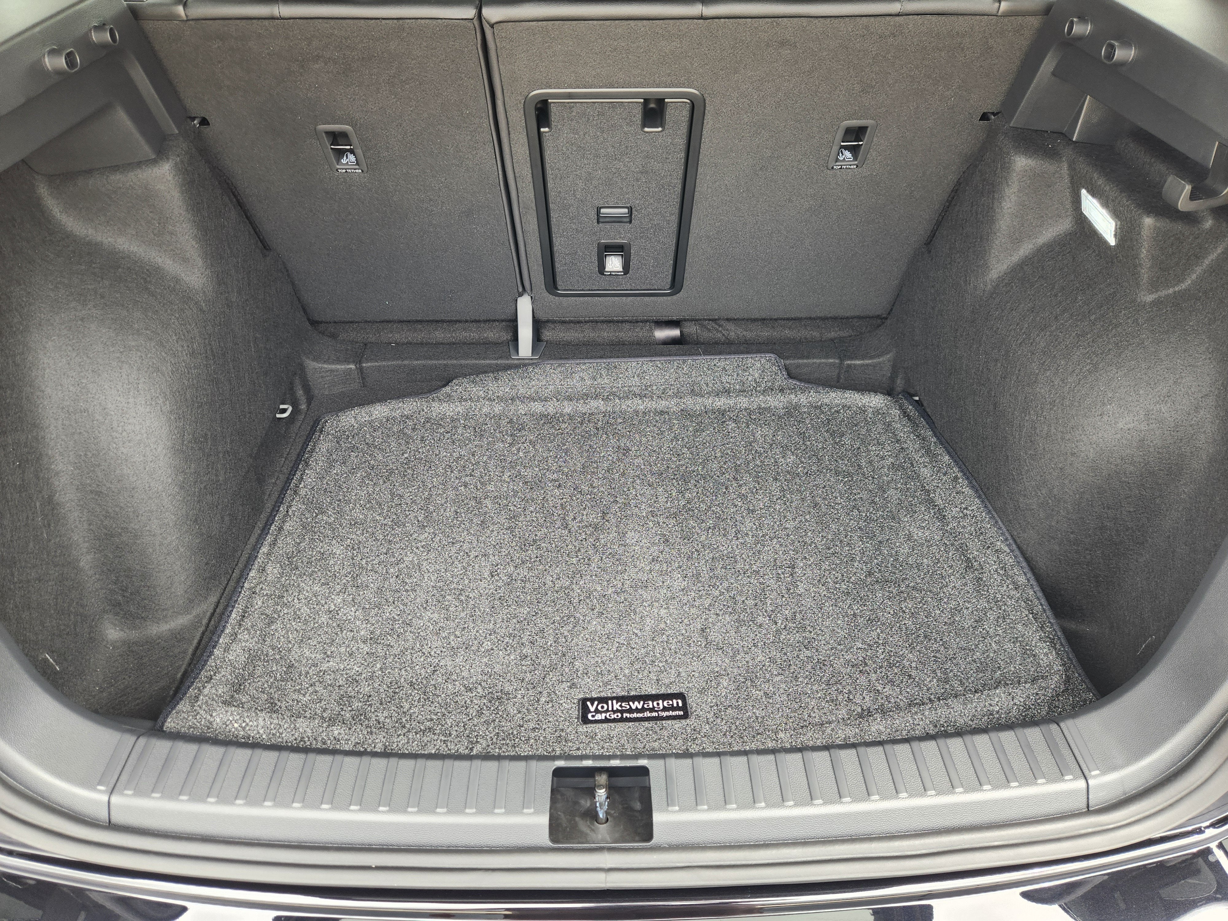 2027 Volkswagen Taos SE Black