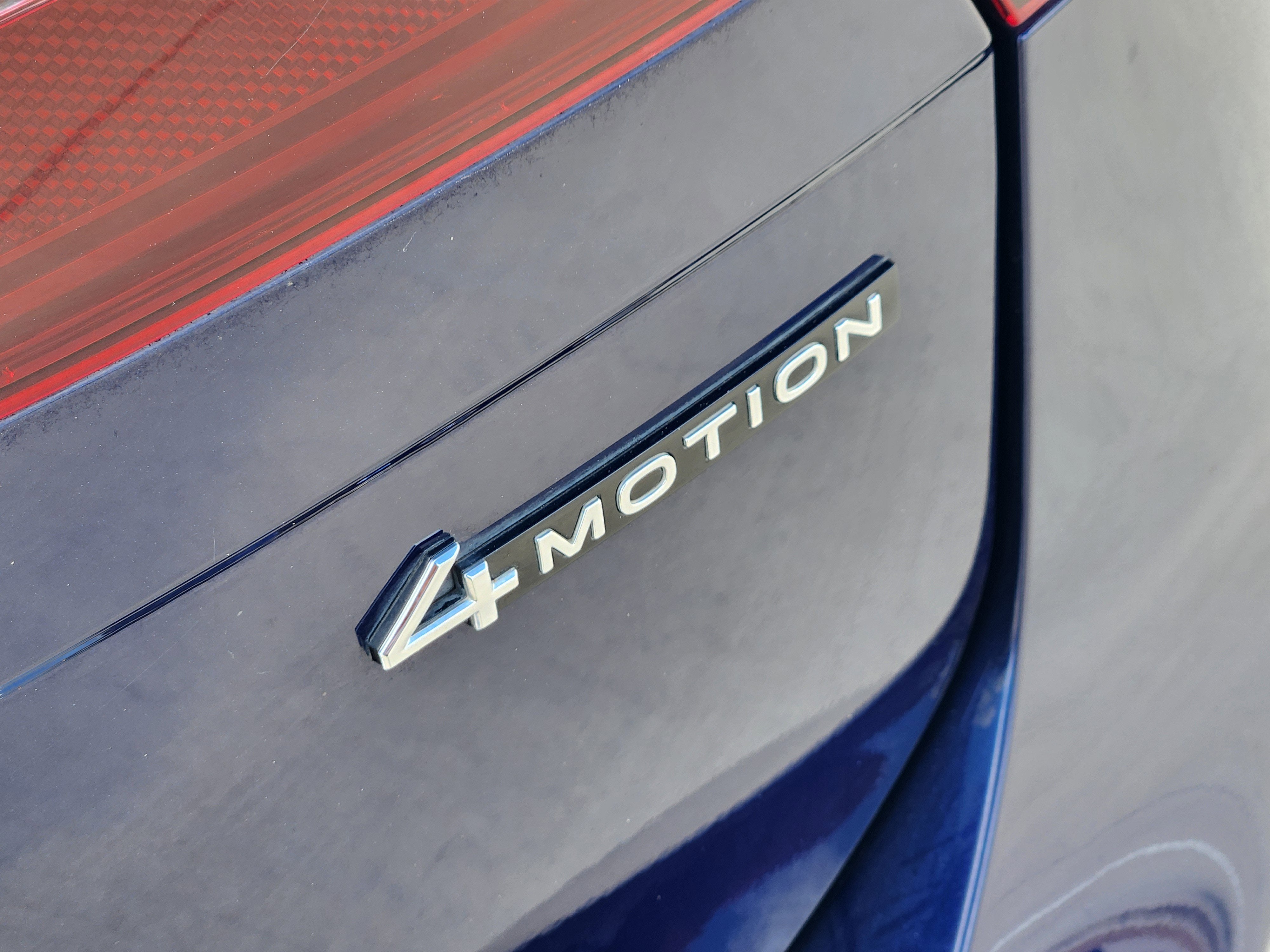 2022 Volkswagen Tiguan SEL R-Line