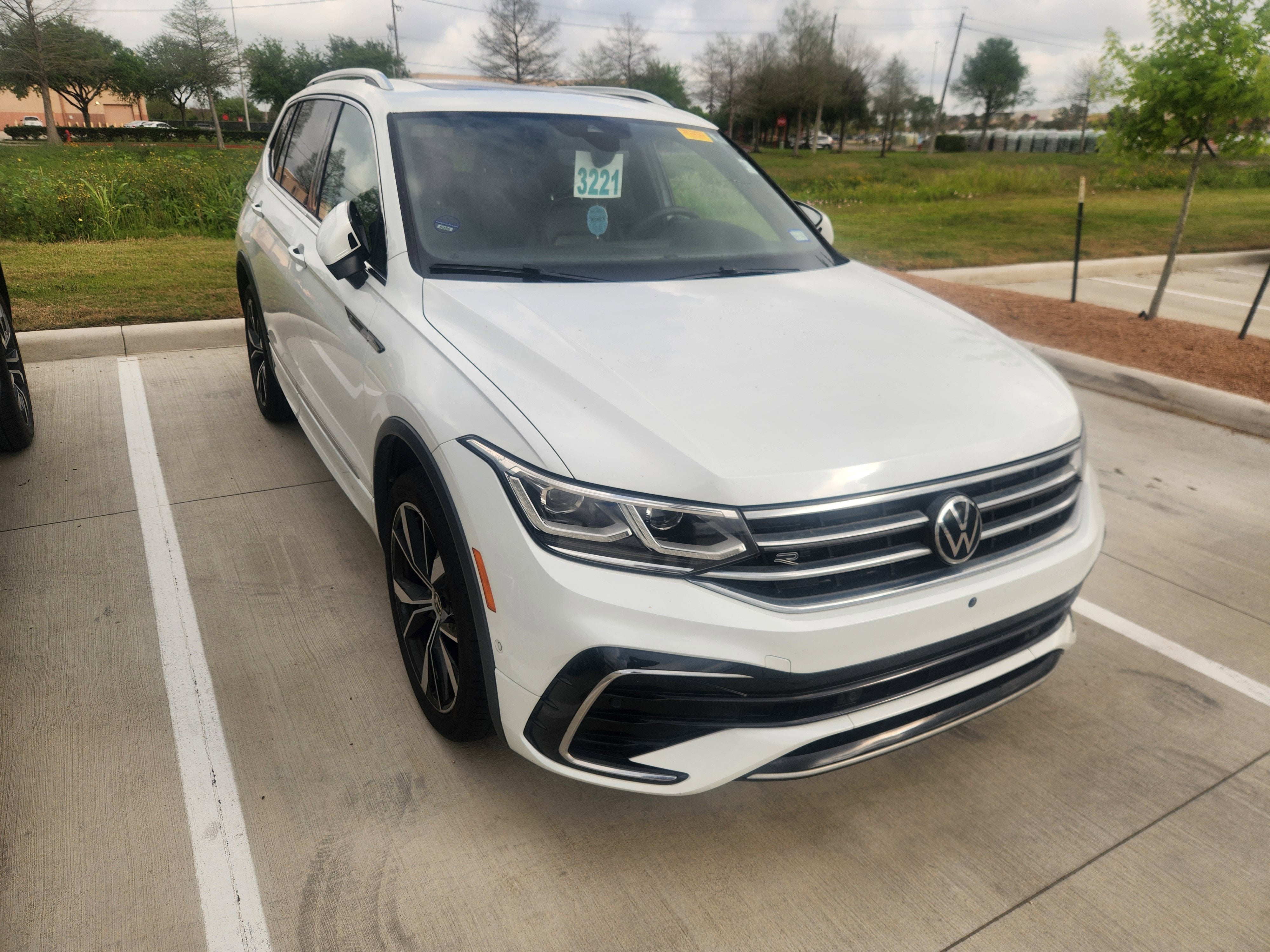 2022 Volkswagen Tiguan SEL R-Line