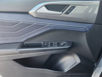 2026 Volkswagen Taos SEL