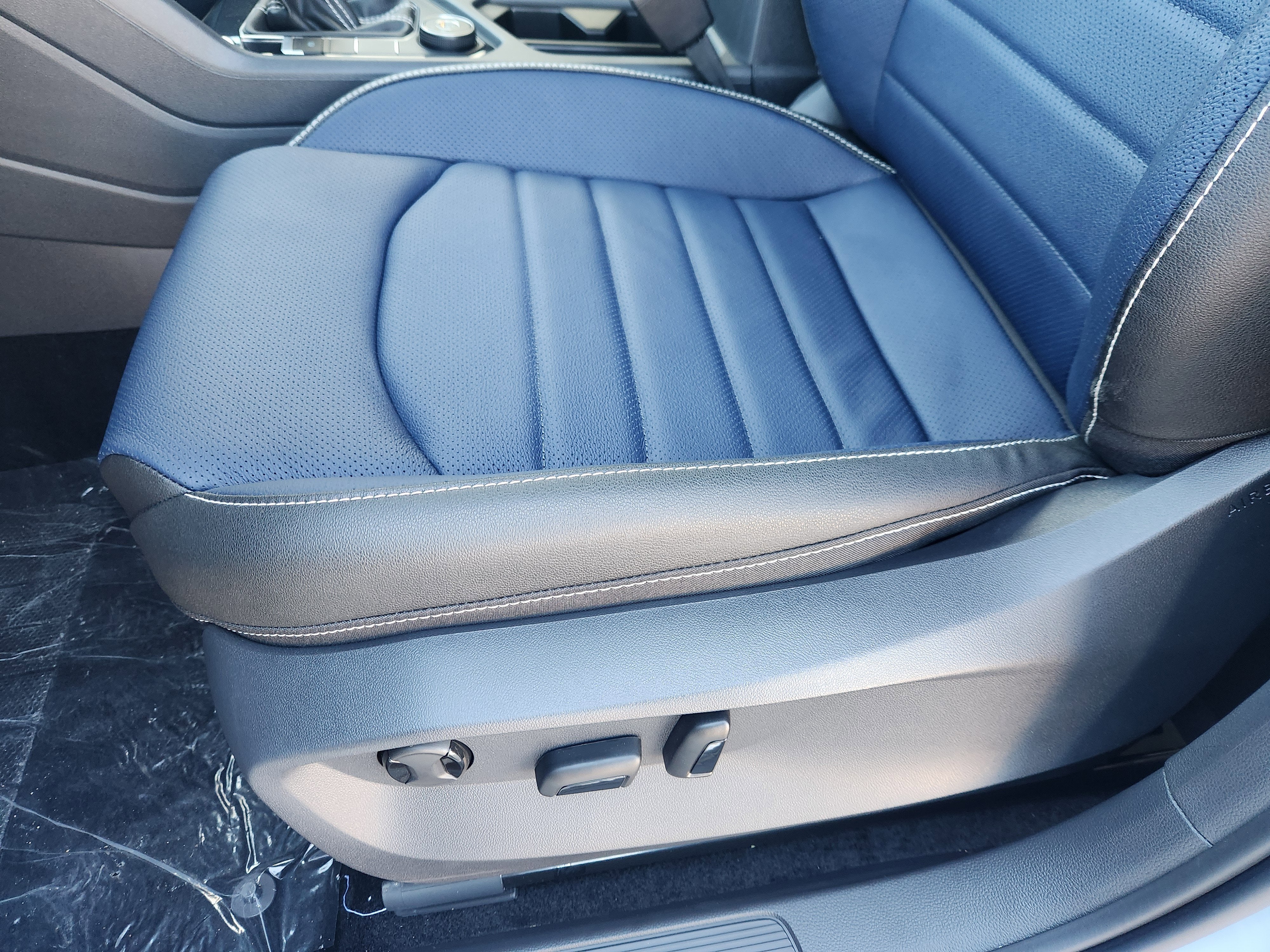 2026 Volkswagen Taos SEL