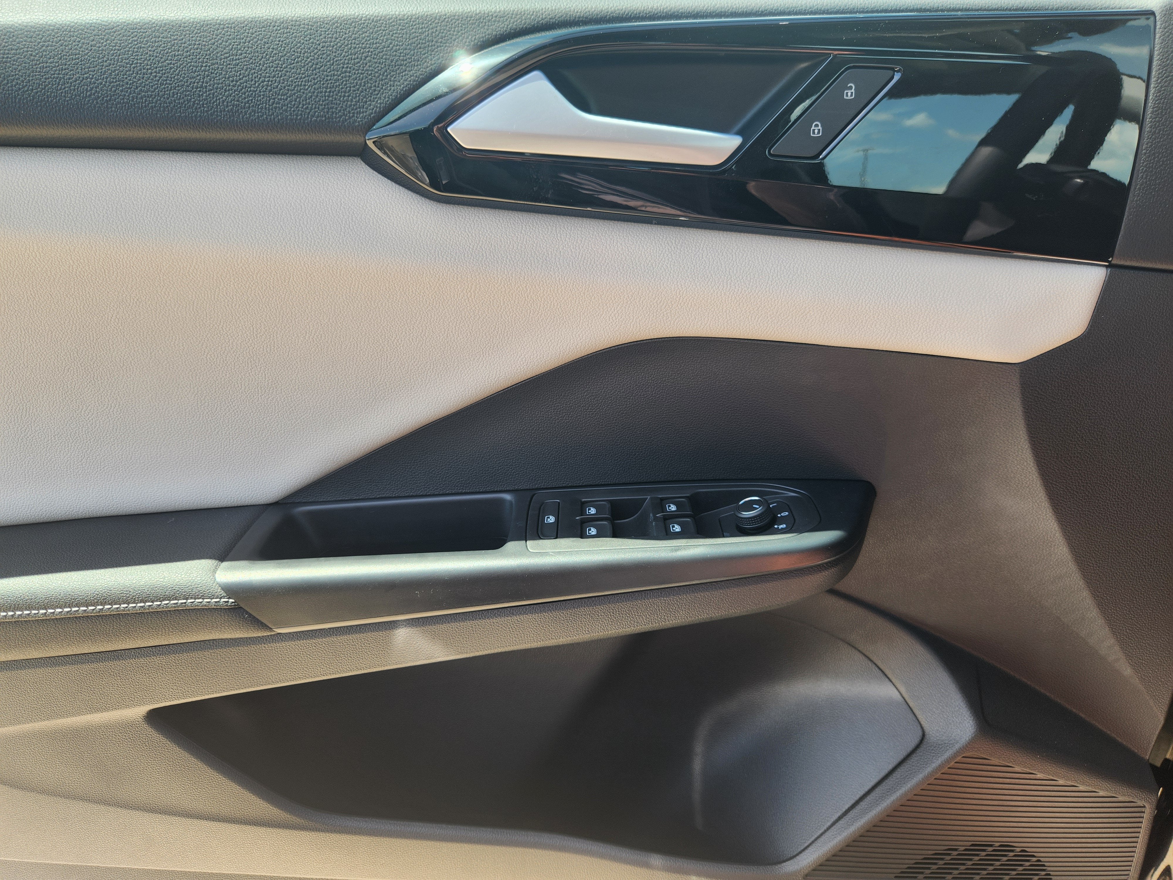 2027 Volkswagen Taos S