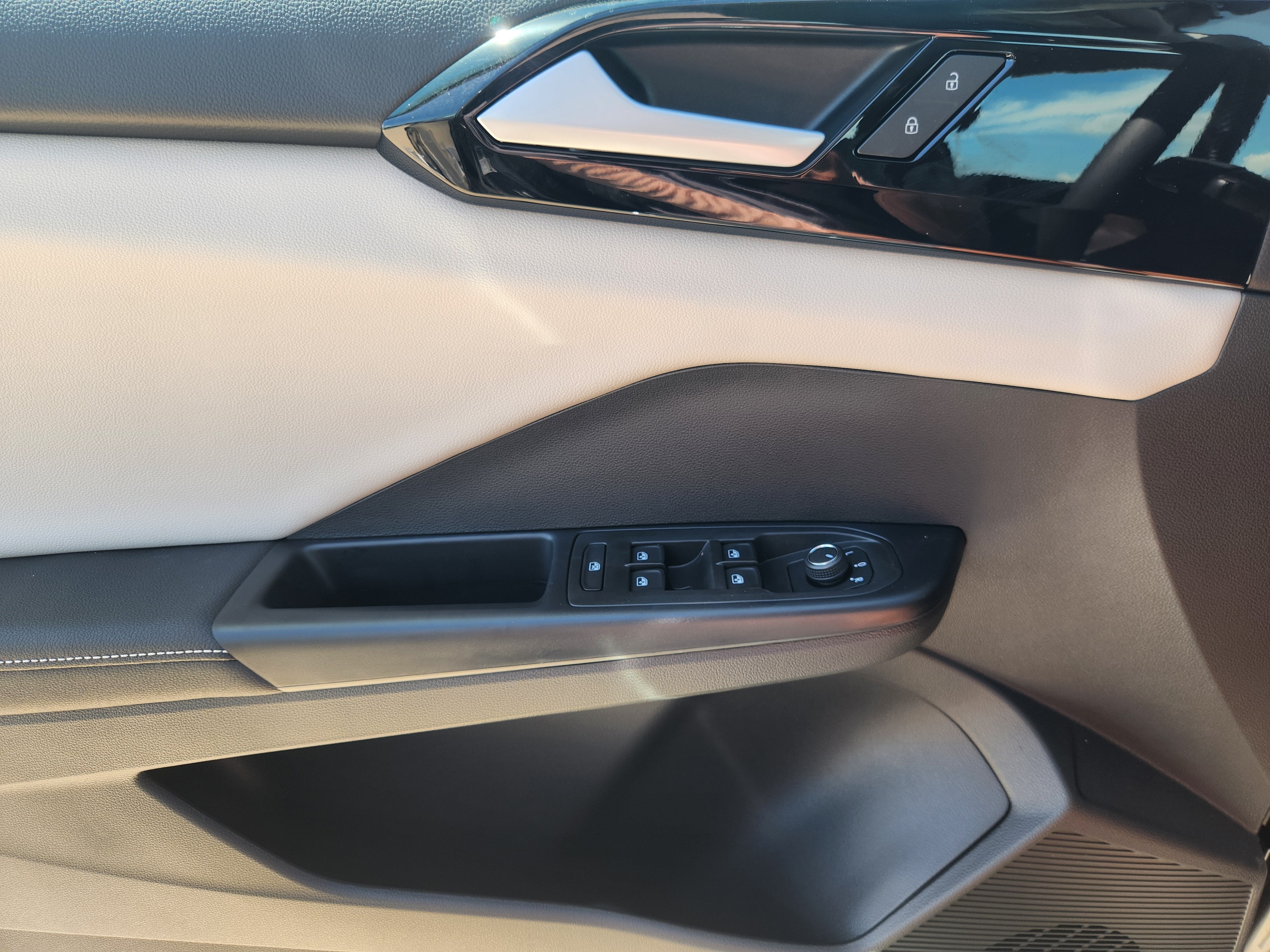 2027 Volkswagen Taos S