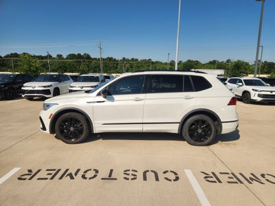 2022 Volkswagen Tiguan SE R-Line Black