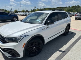 2022 Volkswagen Tiguan SE R-Line Black