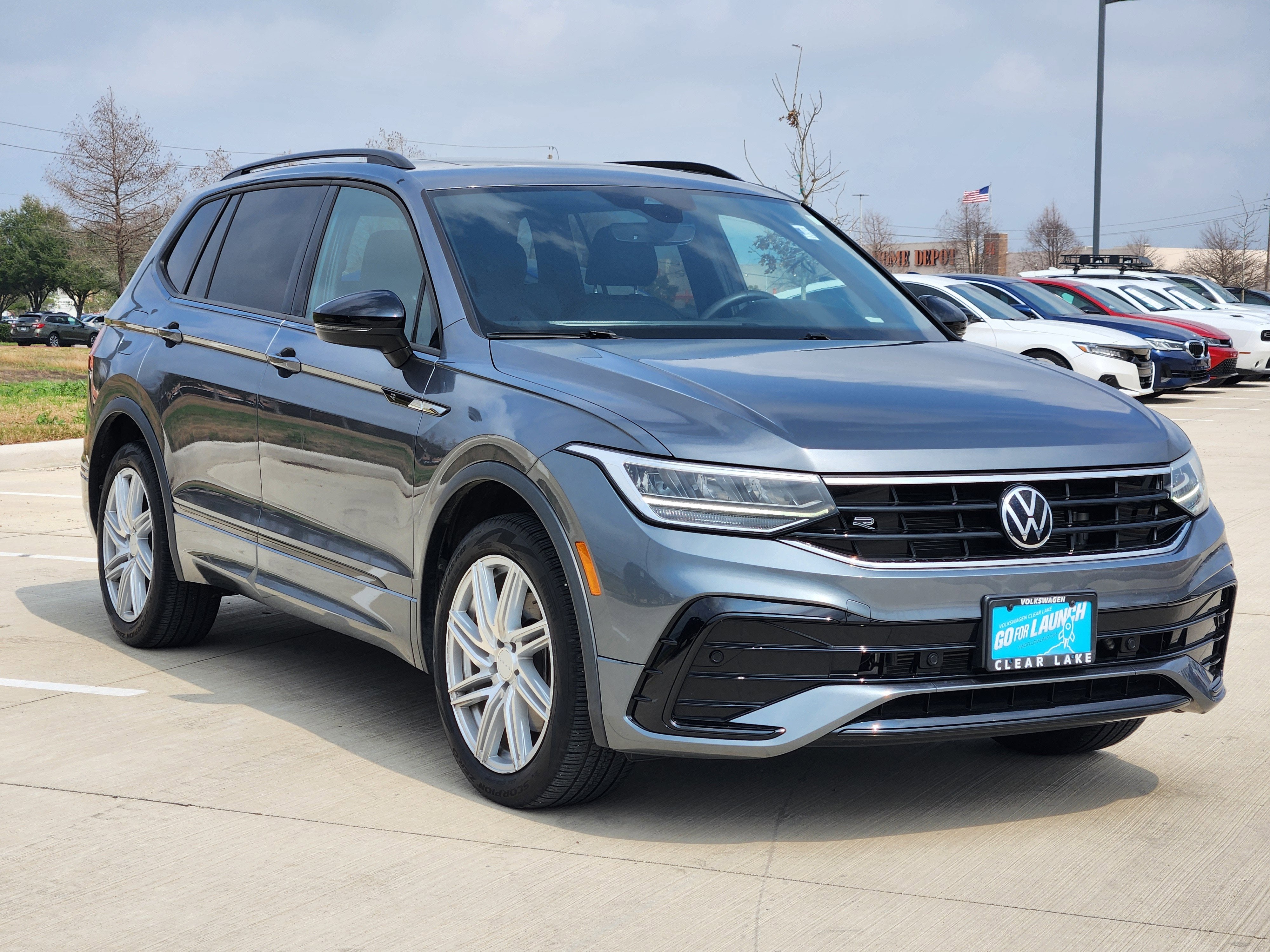 2023 Volkswagen Tiguan SE R-Line Black