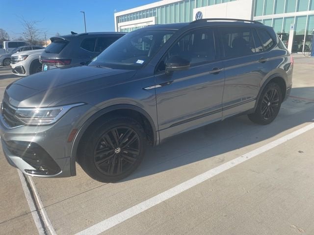 2022 Volkswagen Tiguan SE R-Line Black