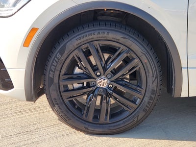 2022 Volkswagen Tiguan SE R-Line Black