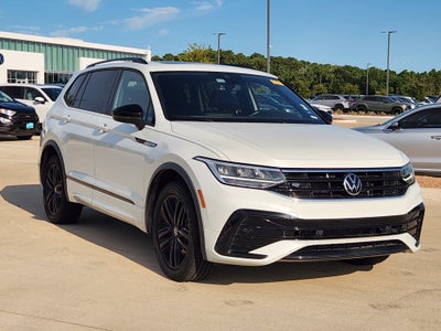 2022 Volkswagen Tiguan SE R-Line Black