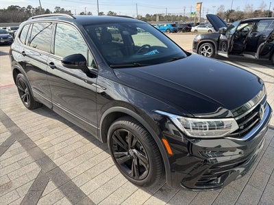 2023 Volkswagen Tiguan SE R-Line Black
