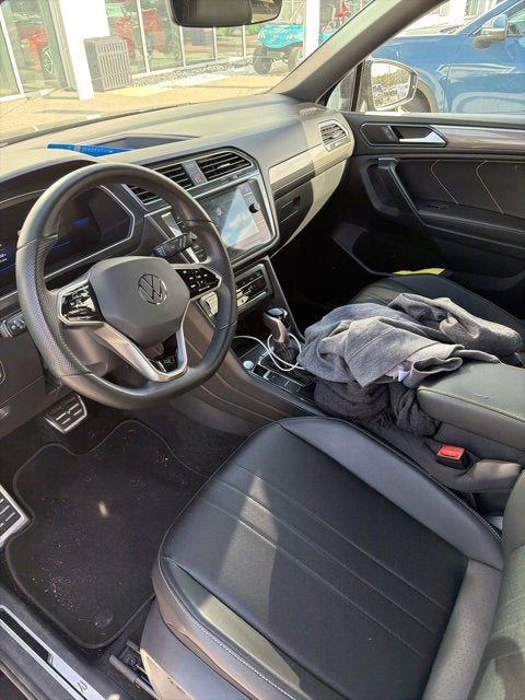2023 Volkswagen Tiguan SE R-Line Black