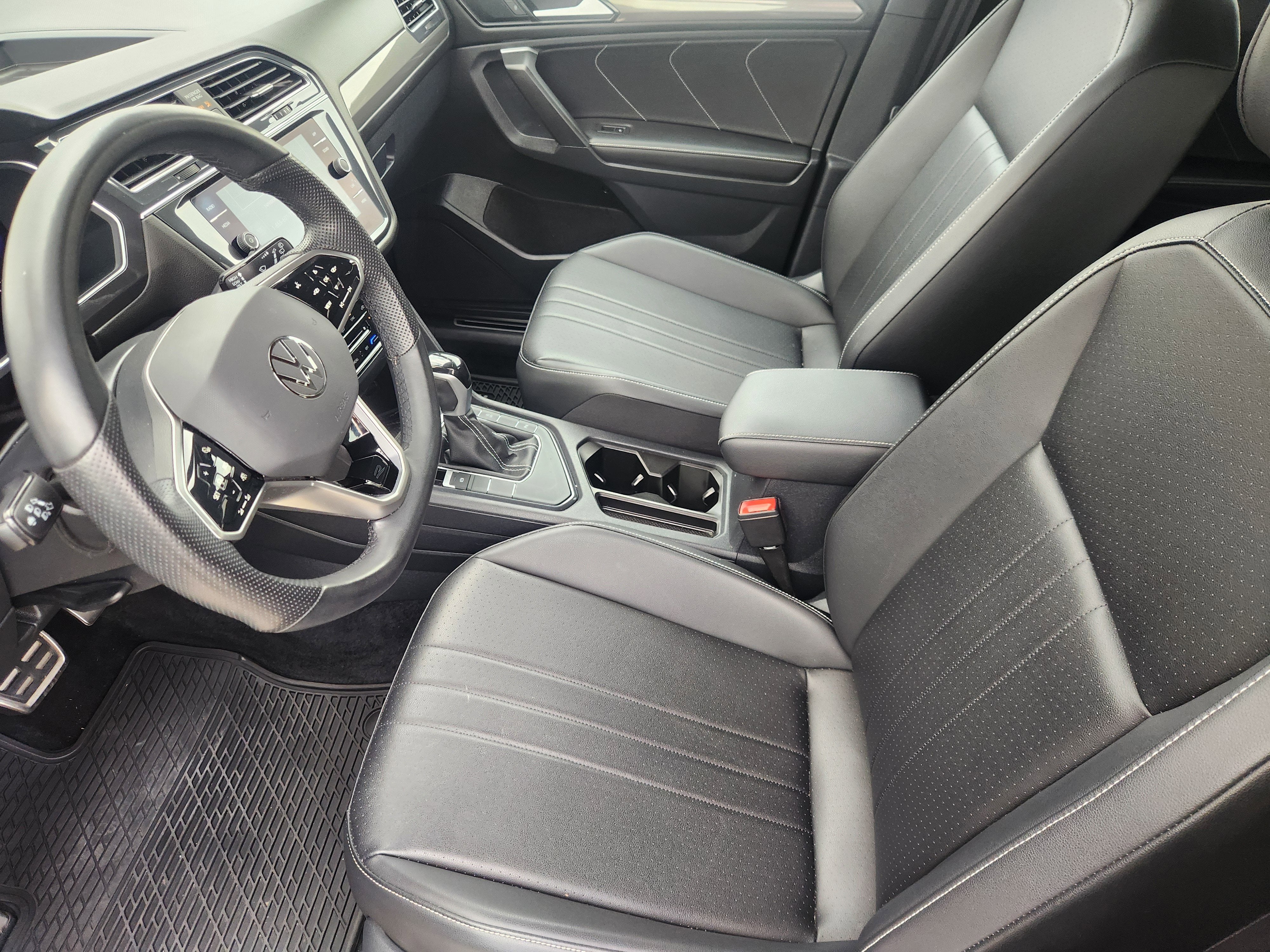 2023 Volkswagen Tiguan SE R-Line Black