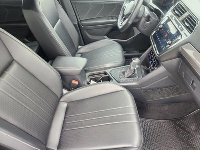 2023 Volkswagen Tiguan SE R-Line Black