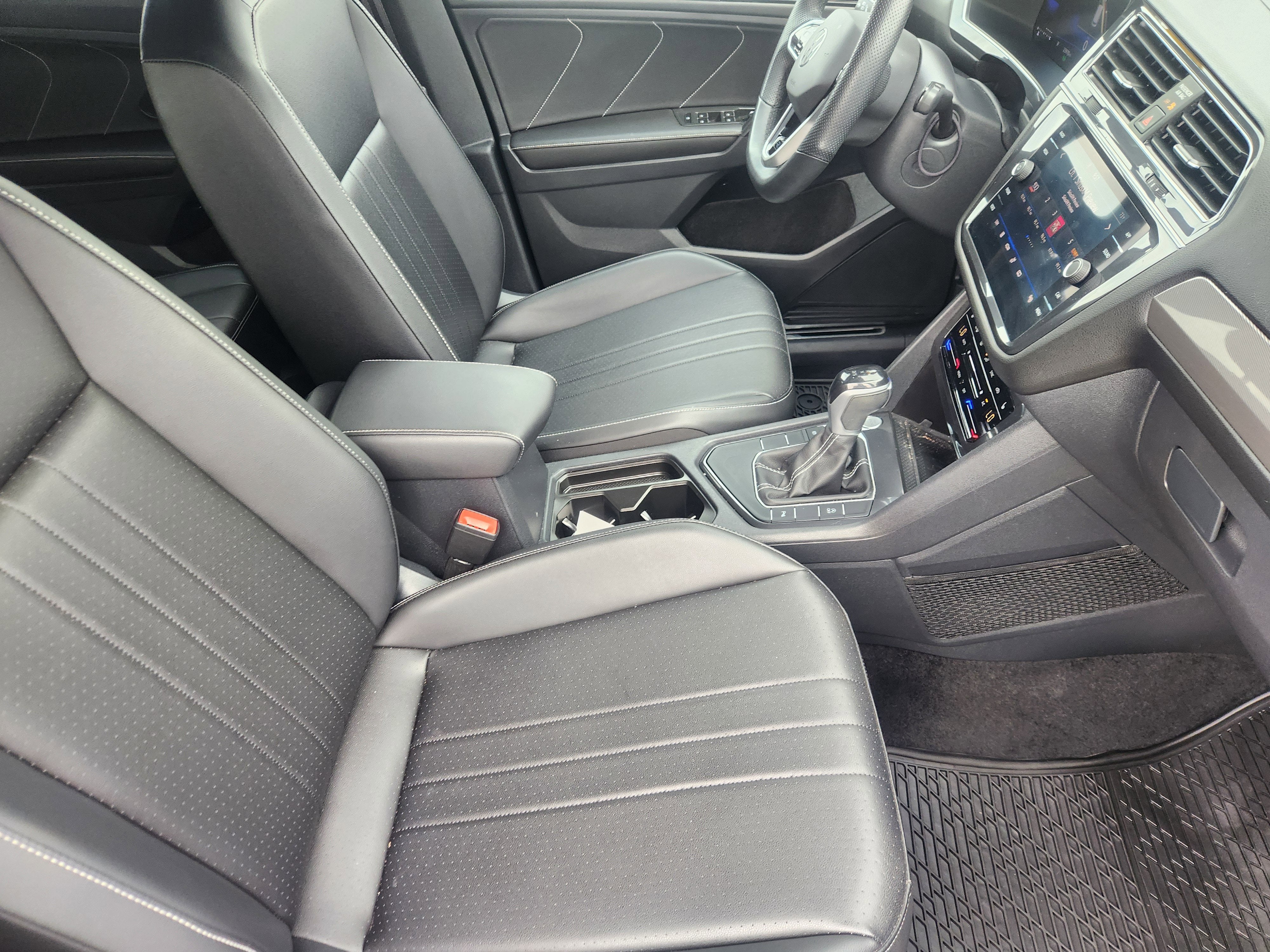 2023 Volkswagen Tiguan SE R-Line Black