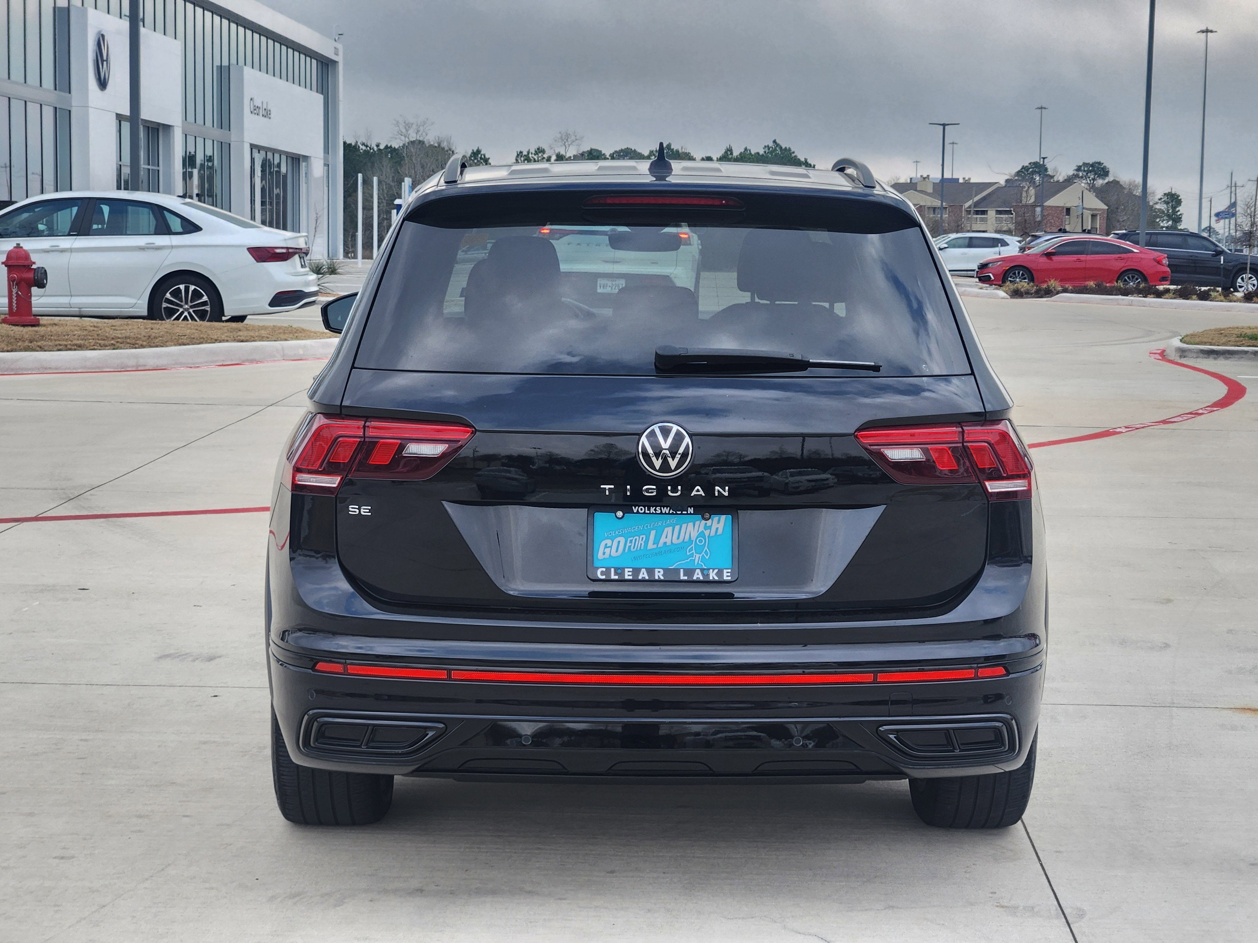 2023 Volkswagen Tiguan SE R-Line Black
