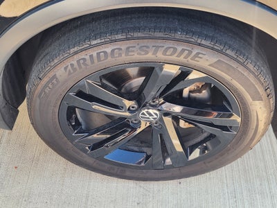 2023 Volkswagen Tiguan SE R-Line Black