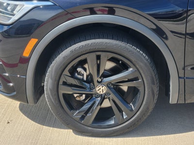 2024 Volkswagen Tiguan SE R-Line Black