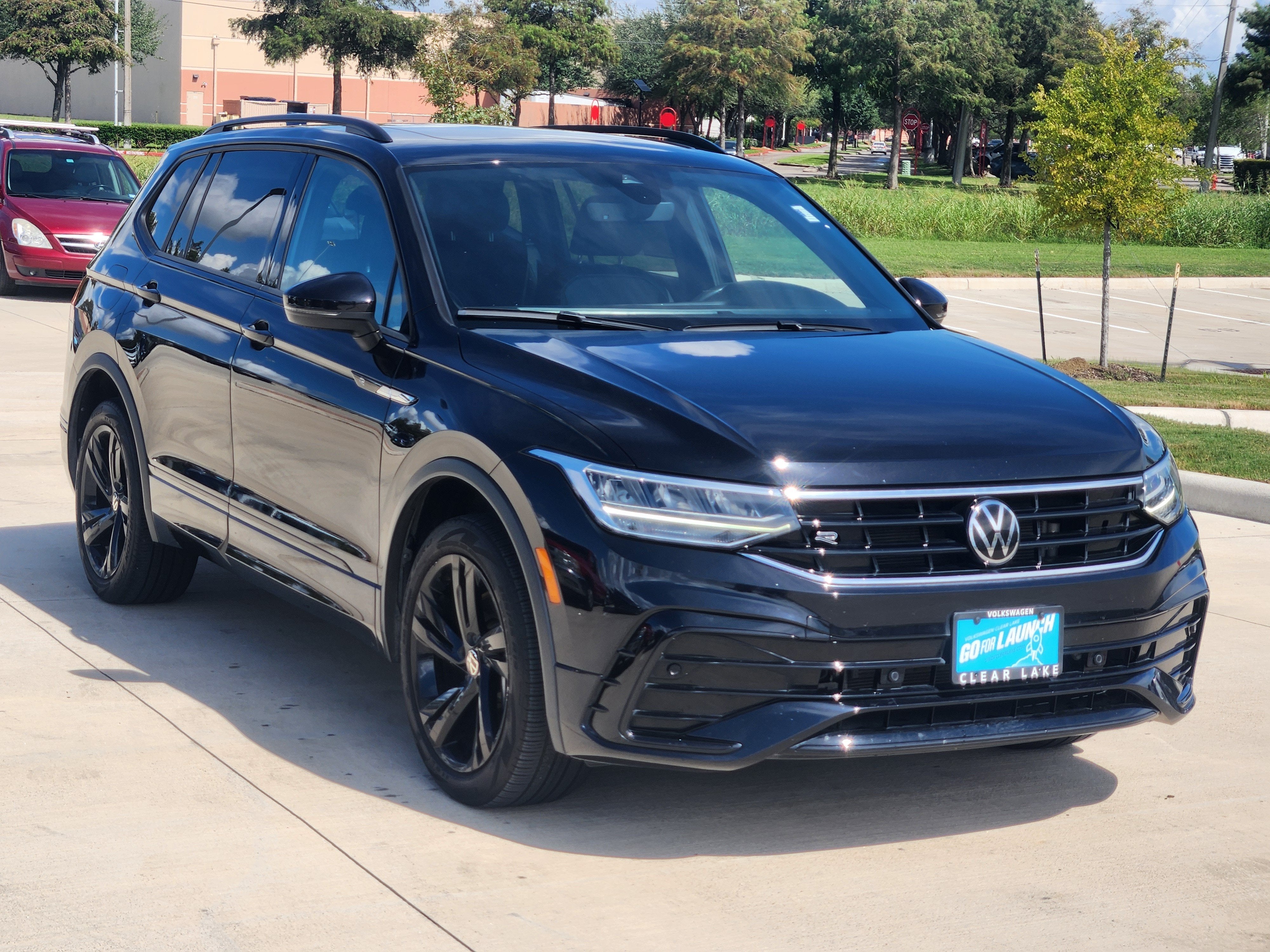 2024 Volkswagen Tiguan SE R-Line Black
