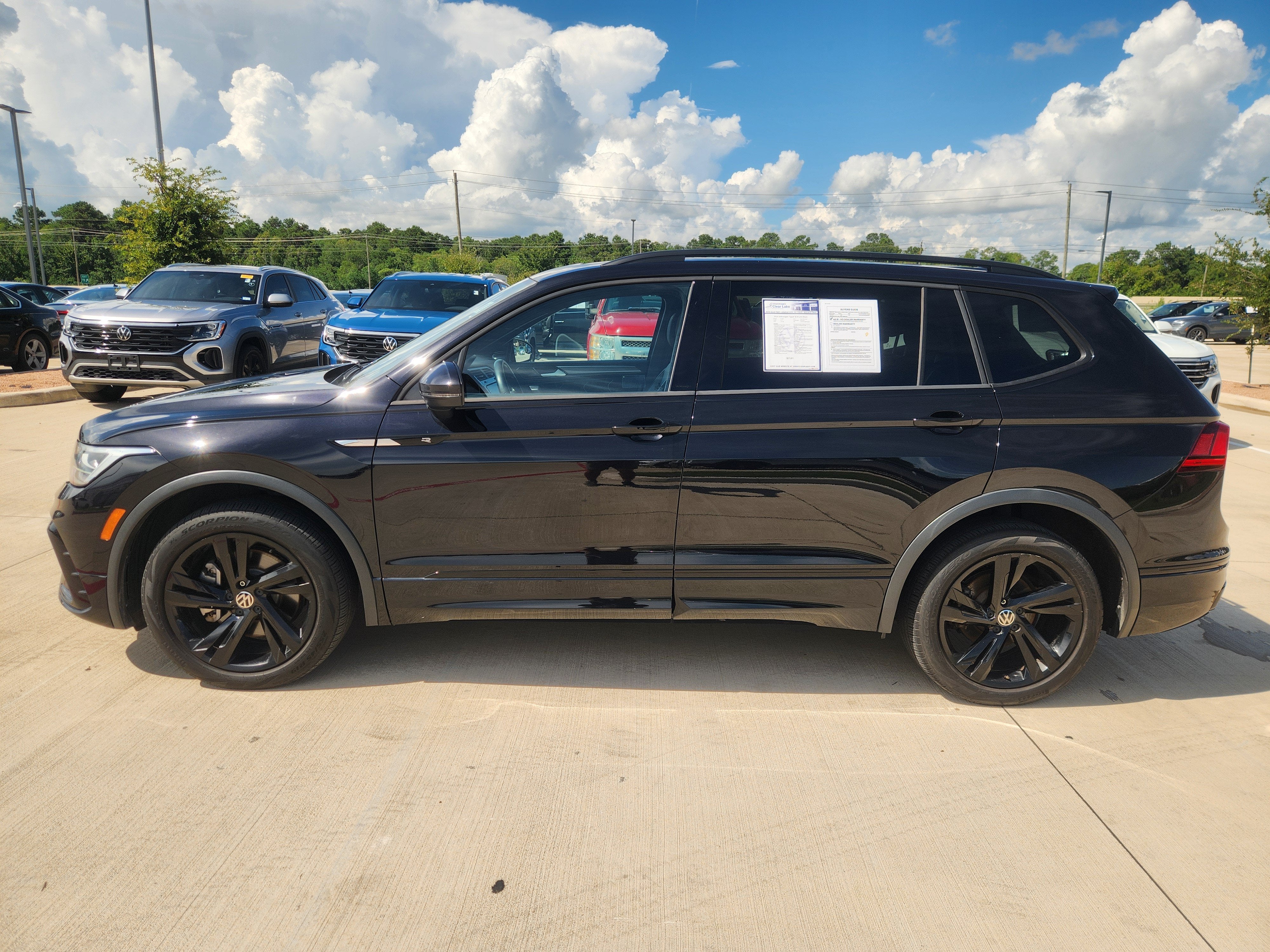2024 Volkswagen Tiguan SE R-Line Black
