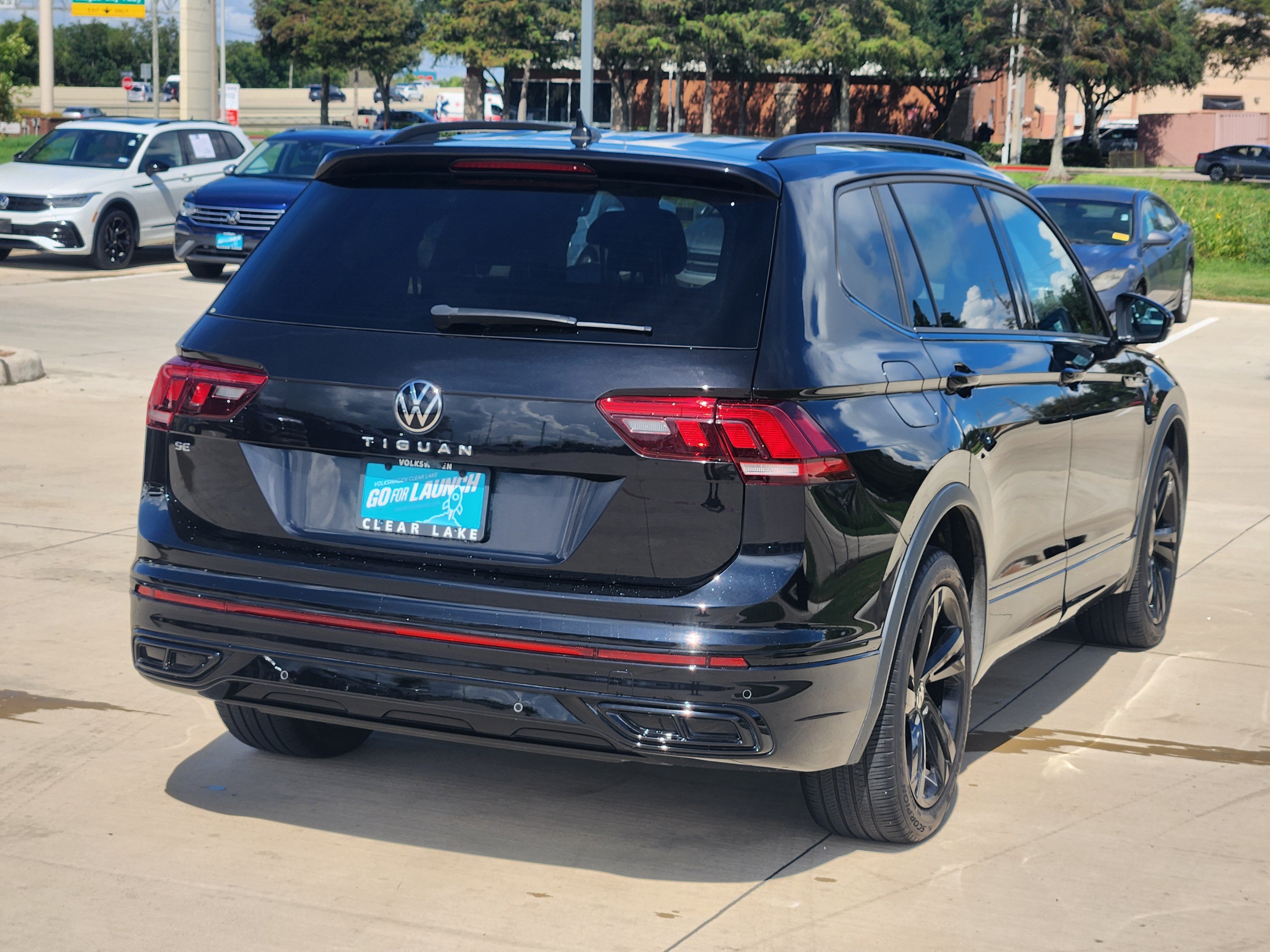 2024 Volkswagen Tiguan SE R-Line Black