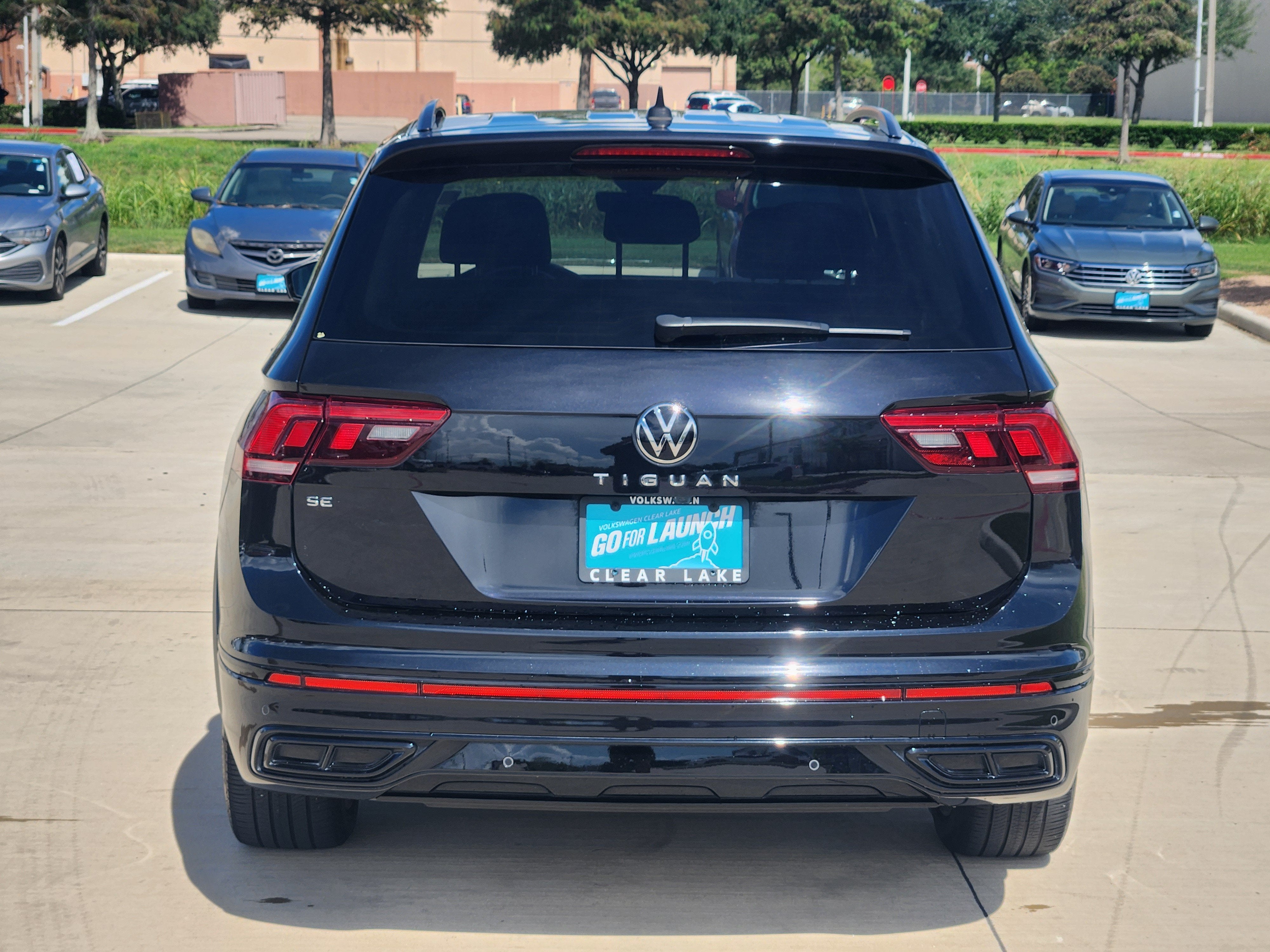 2024 Volkswagen Tiguan SE R-Line Black