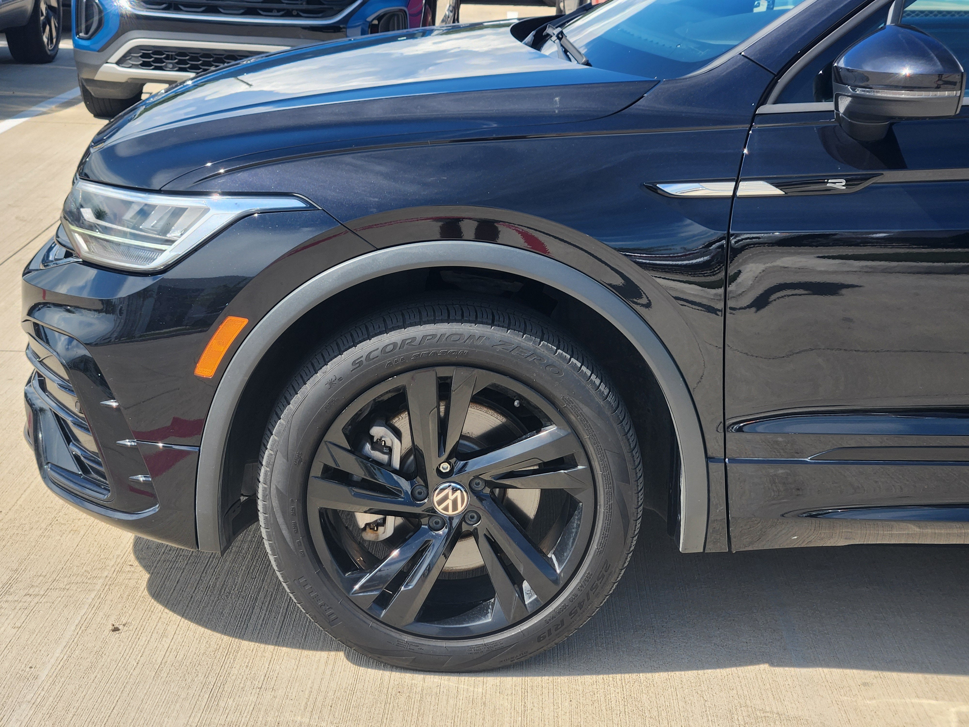 2024 Volkswagen Tiguan SE R-Line Black