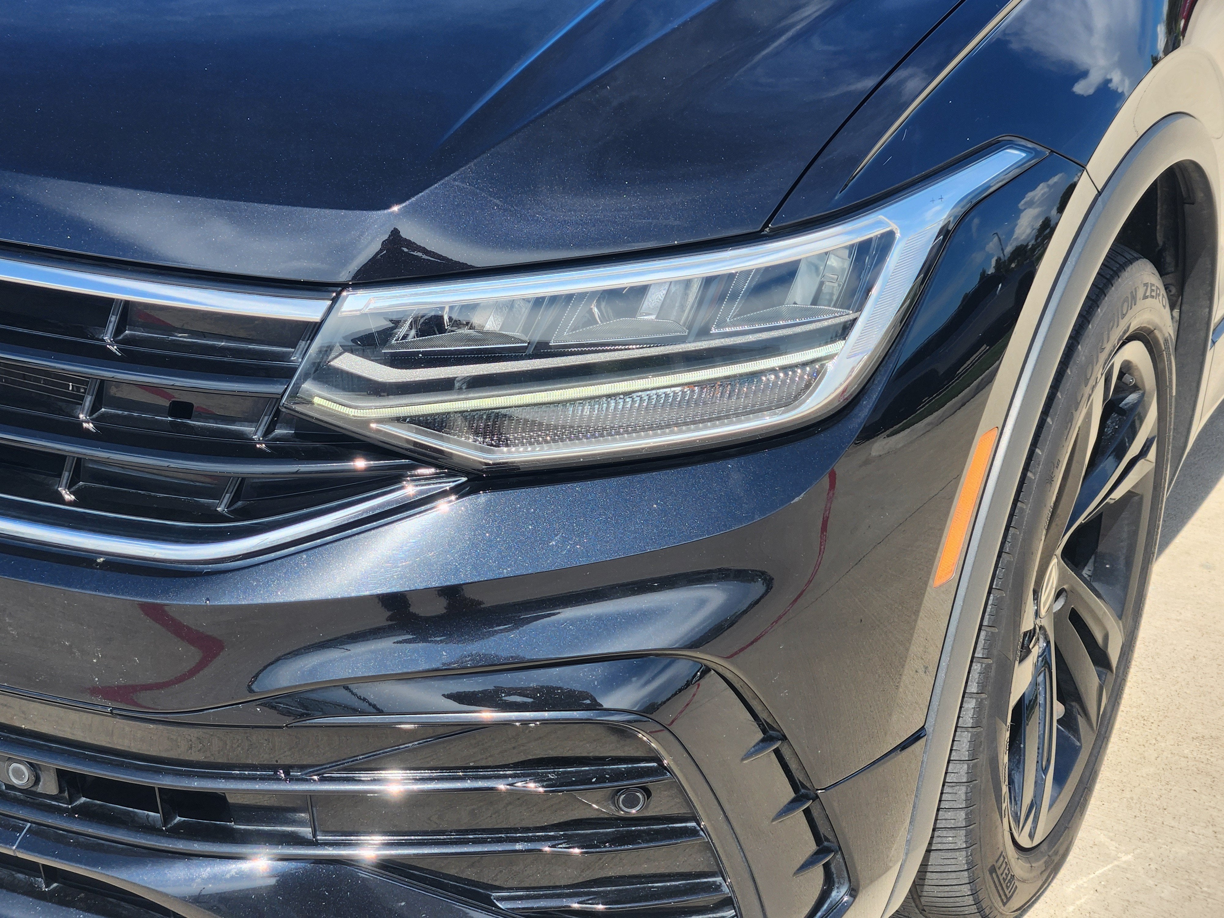 2024 Volkswagen Tiguan SE R-Line Black