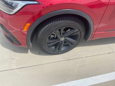 2024 Volkswagen Tiguan SE R-Line Black