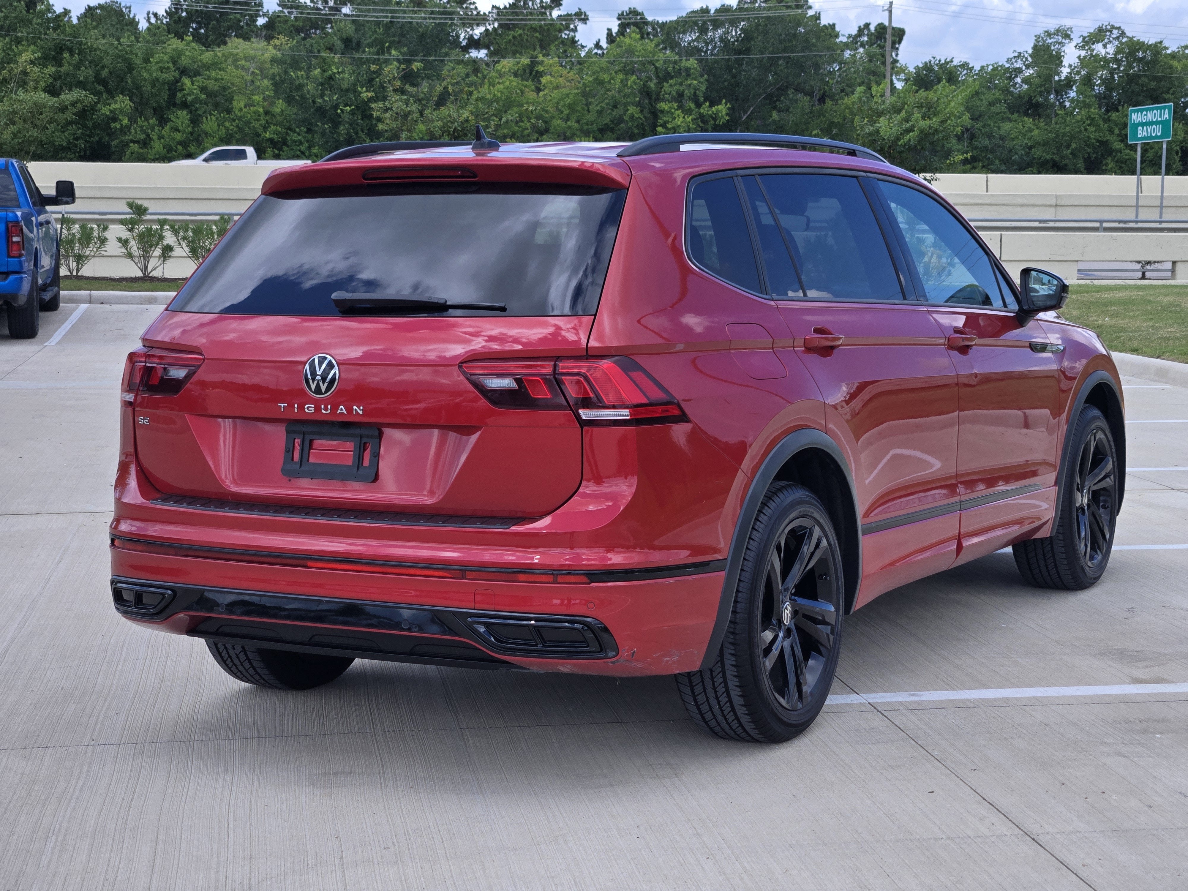 2024 Volkswagen Tiguan SE R-Line Black