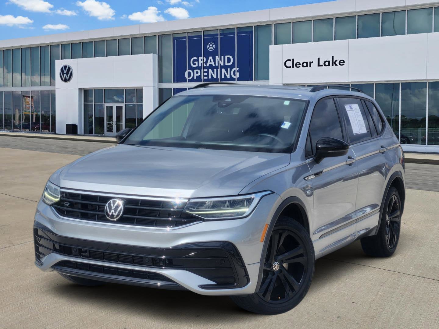 2023 Volkswagen Tiguan SE R-Line Black
