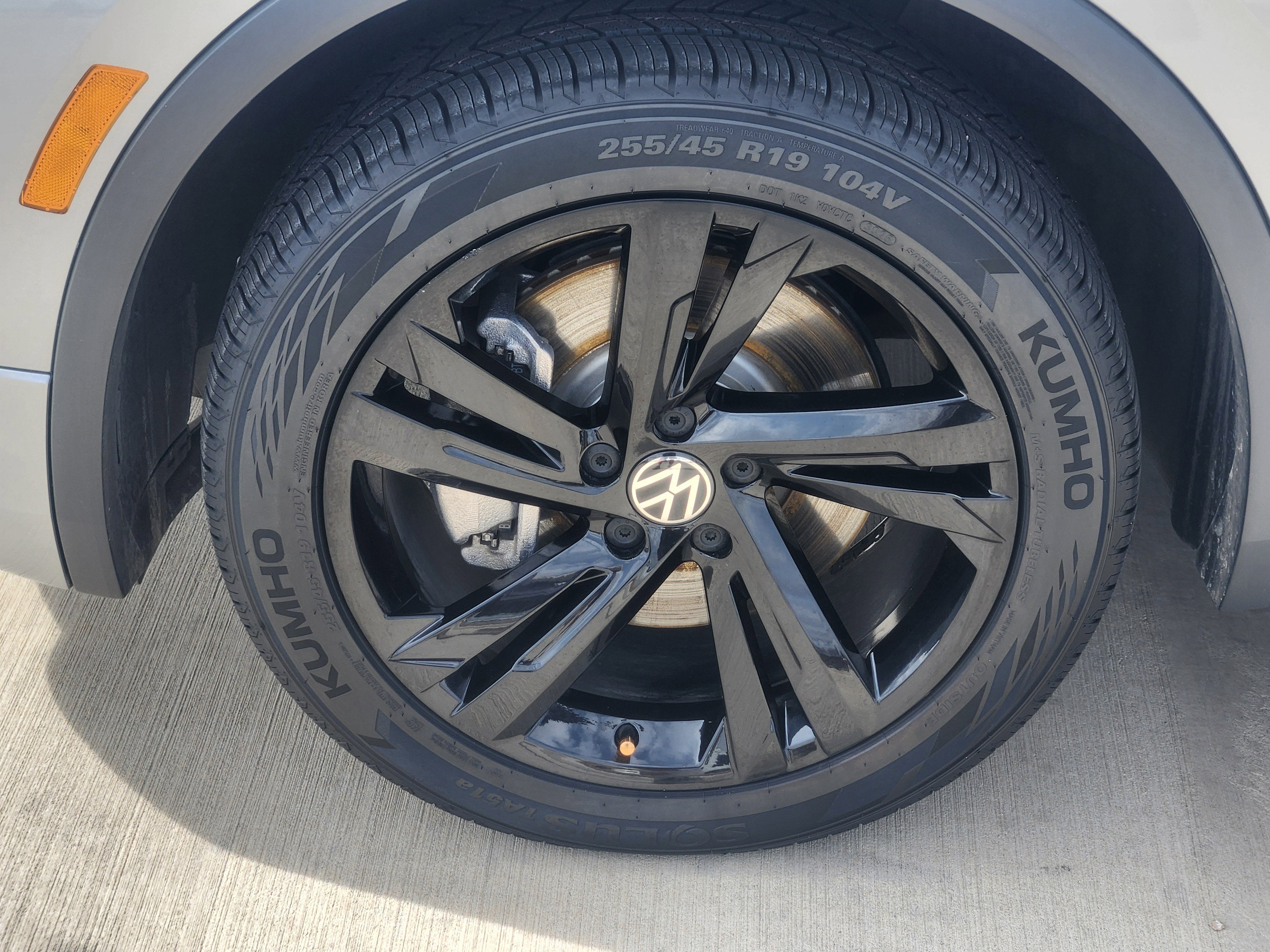 2023 Volkswagen Tiguan SE R-Line Black