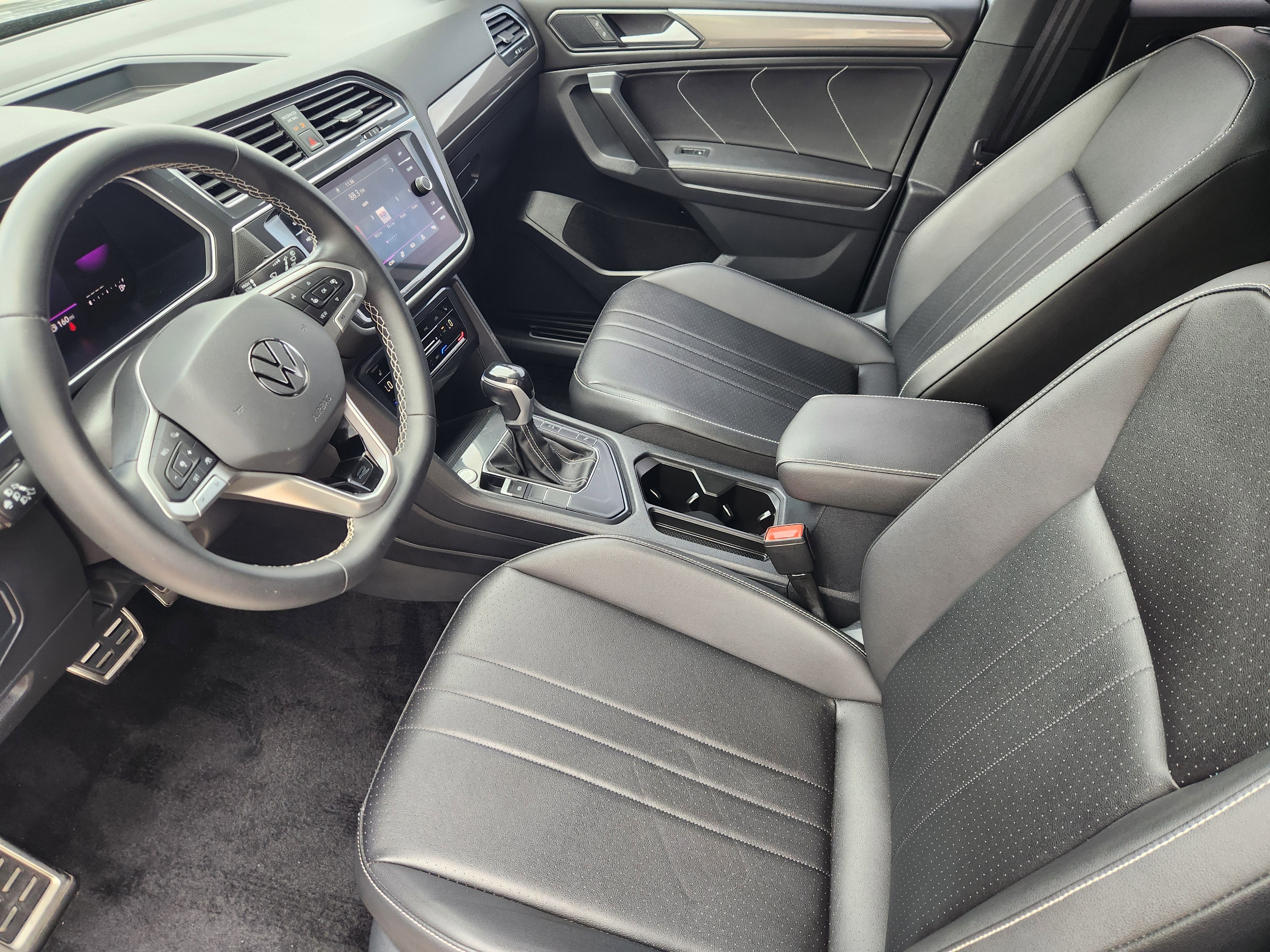 2023 Volkswagen Tiguan SE R-Line Black