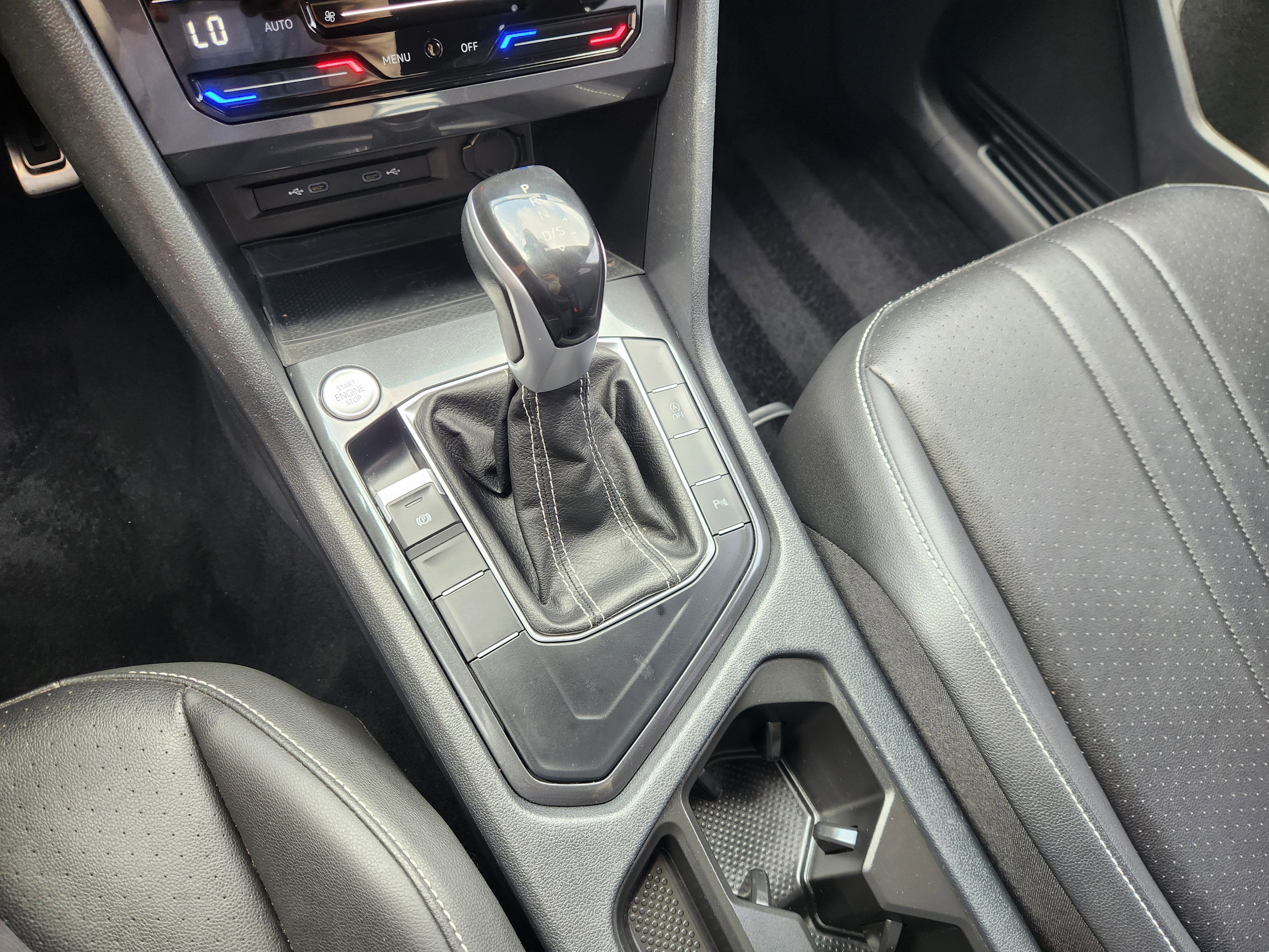 2023 Volkswagen Tiguan SE R-Line Black