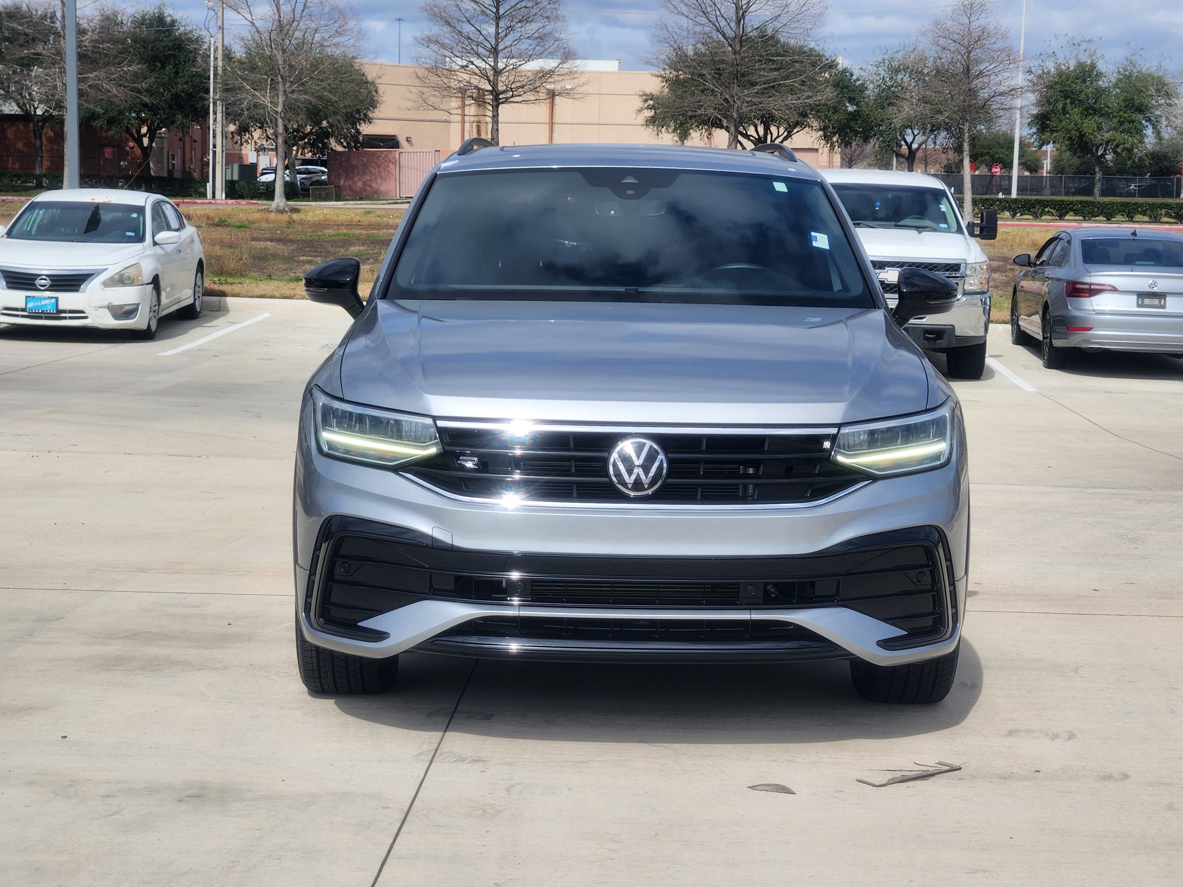 2023 Volkswagen Tiguan SE R-Line Black
